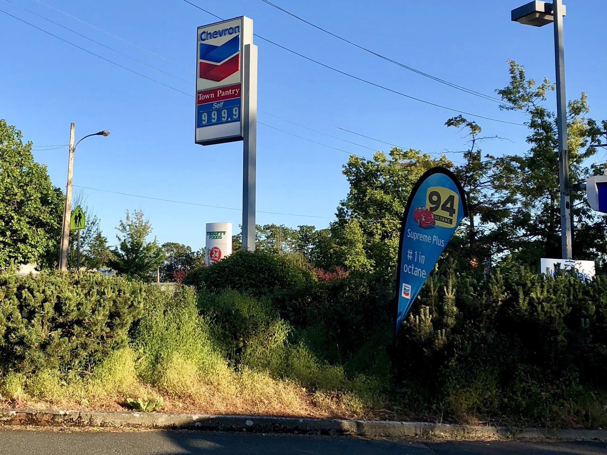 Yikes! Victoria Gas Prices are Crazy. 😱 (Quadra & Cloverdale) r