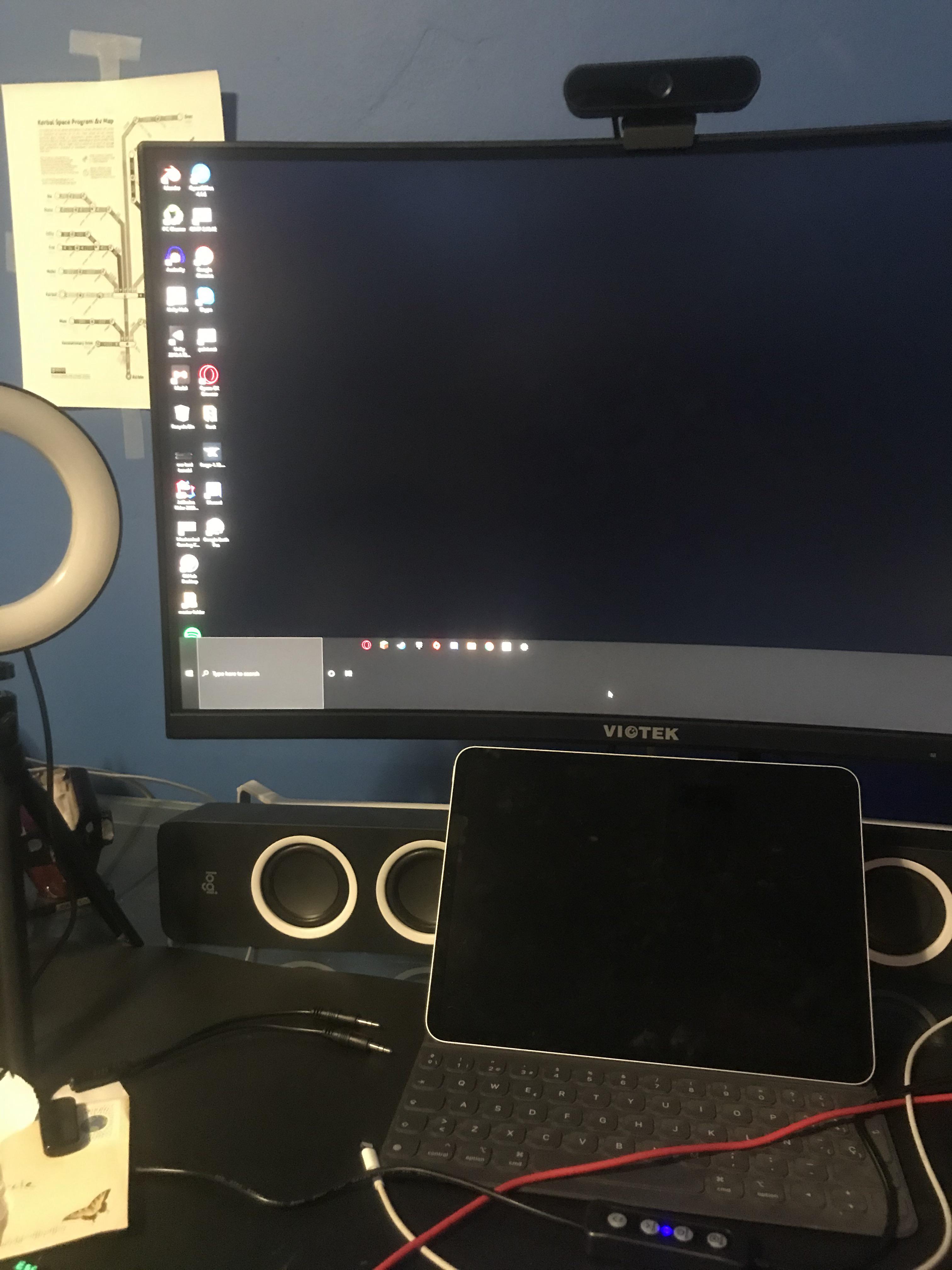 Why is my taskbar thick? Is it possible to reformat the taskbar? r