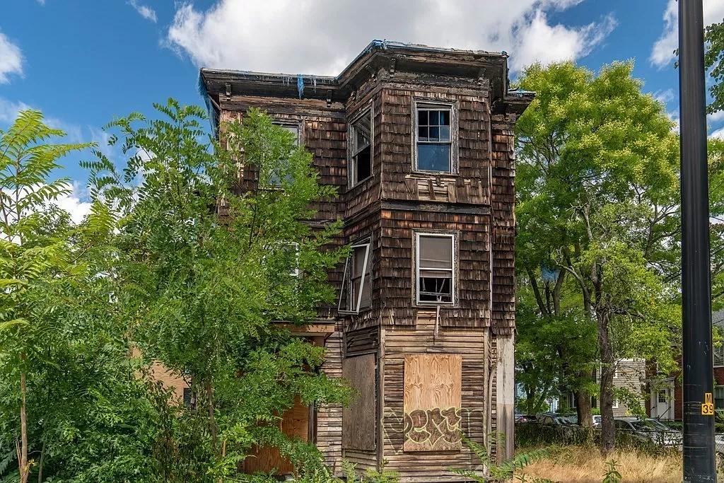 An Example of the Insanity of Cambridge Real Estate—127 Western Ave was