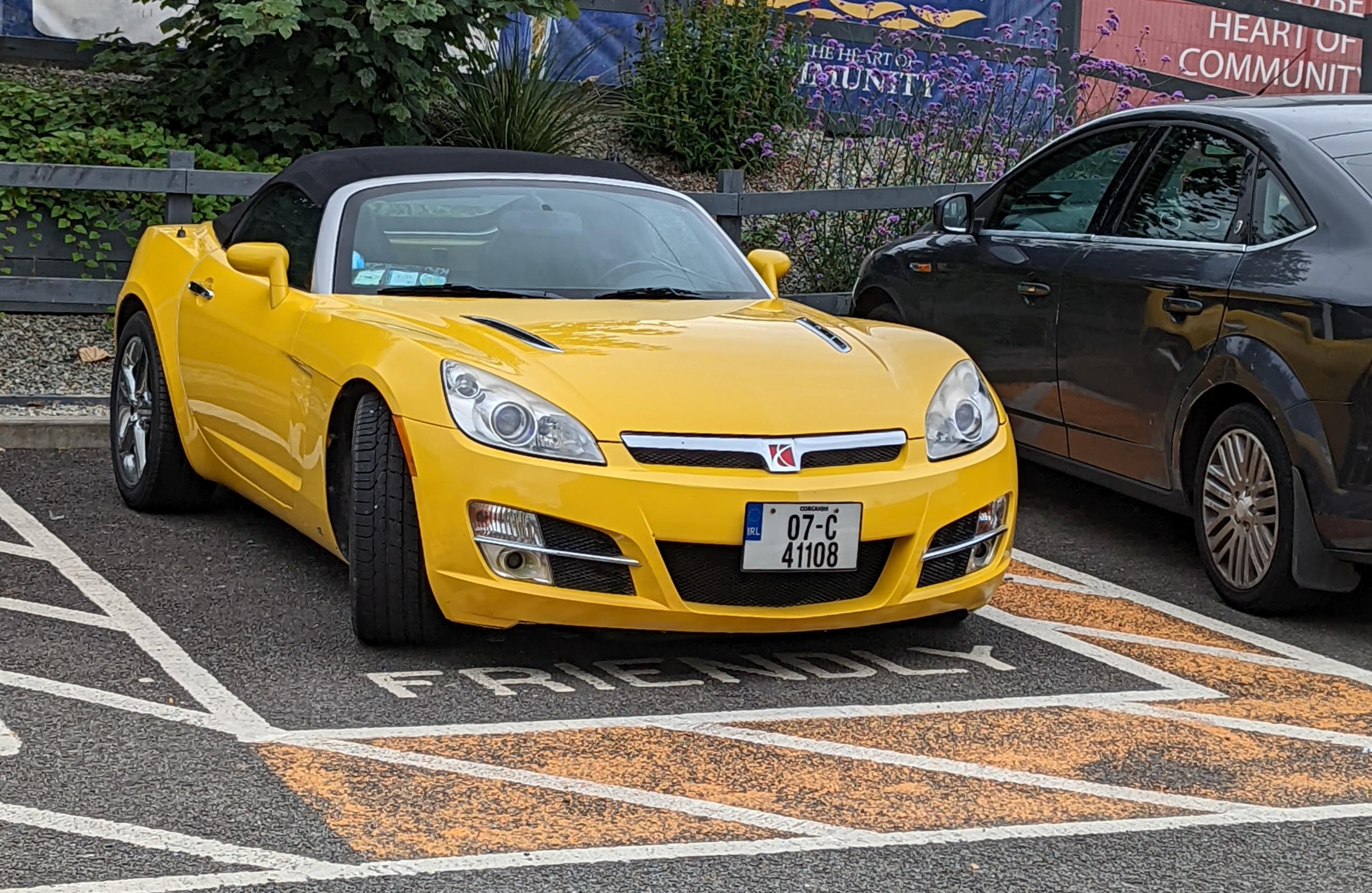 Any ideas what this funky car is? Spotted in Ireland r/whatisthiscar