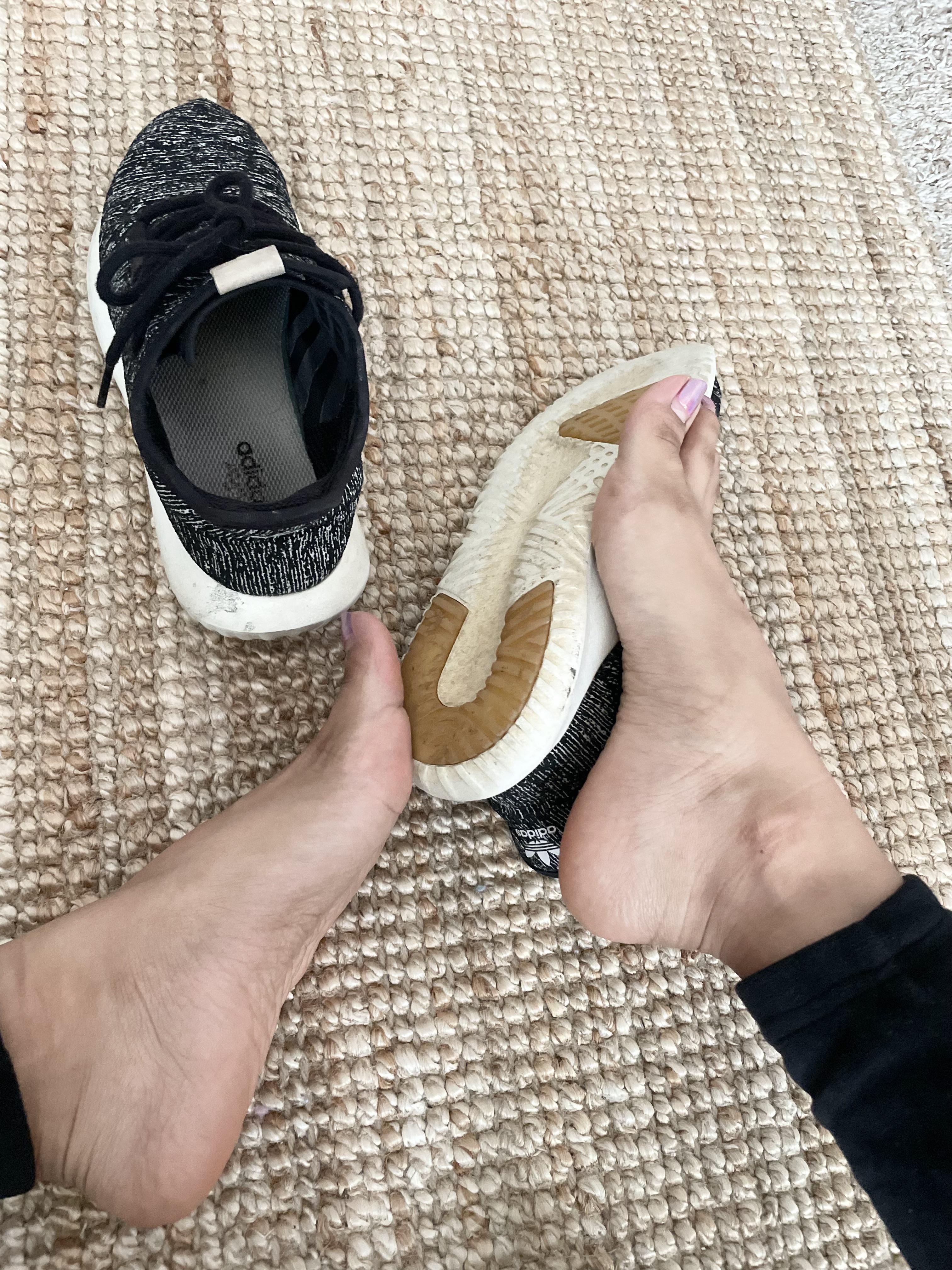 When I tell you this shoes stink … they smell just like me🤗 r