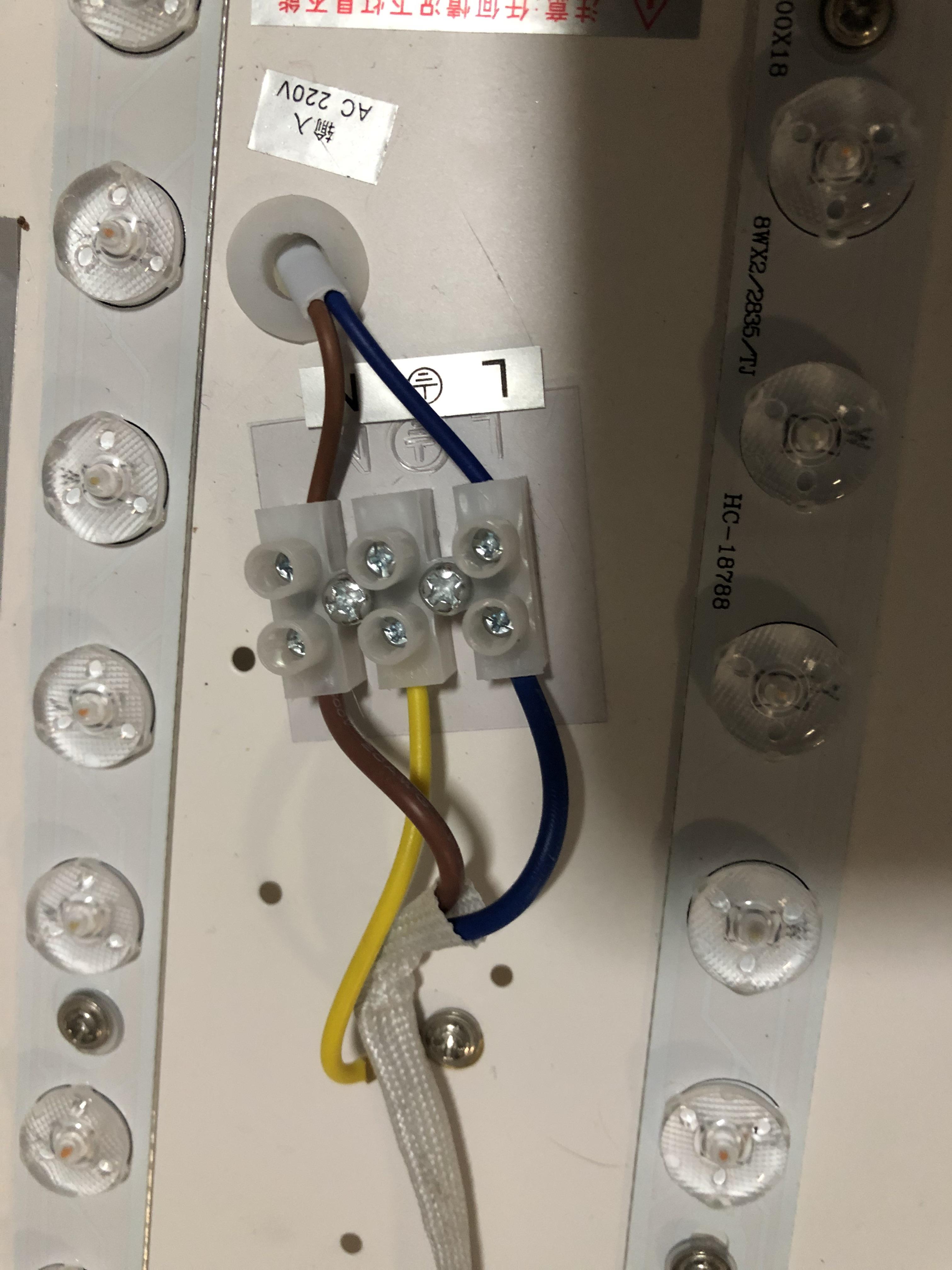 Why no earth wire (yellow) out? r/electricians