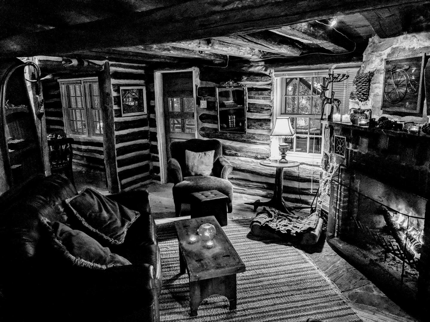 Cozy cabin in Michaux State Forest, Pennsylvania r/CozyPlaces