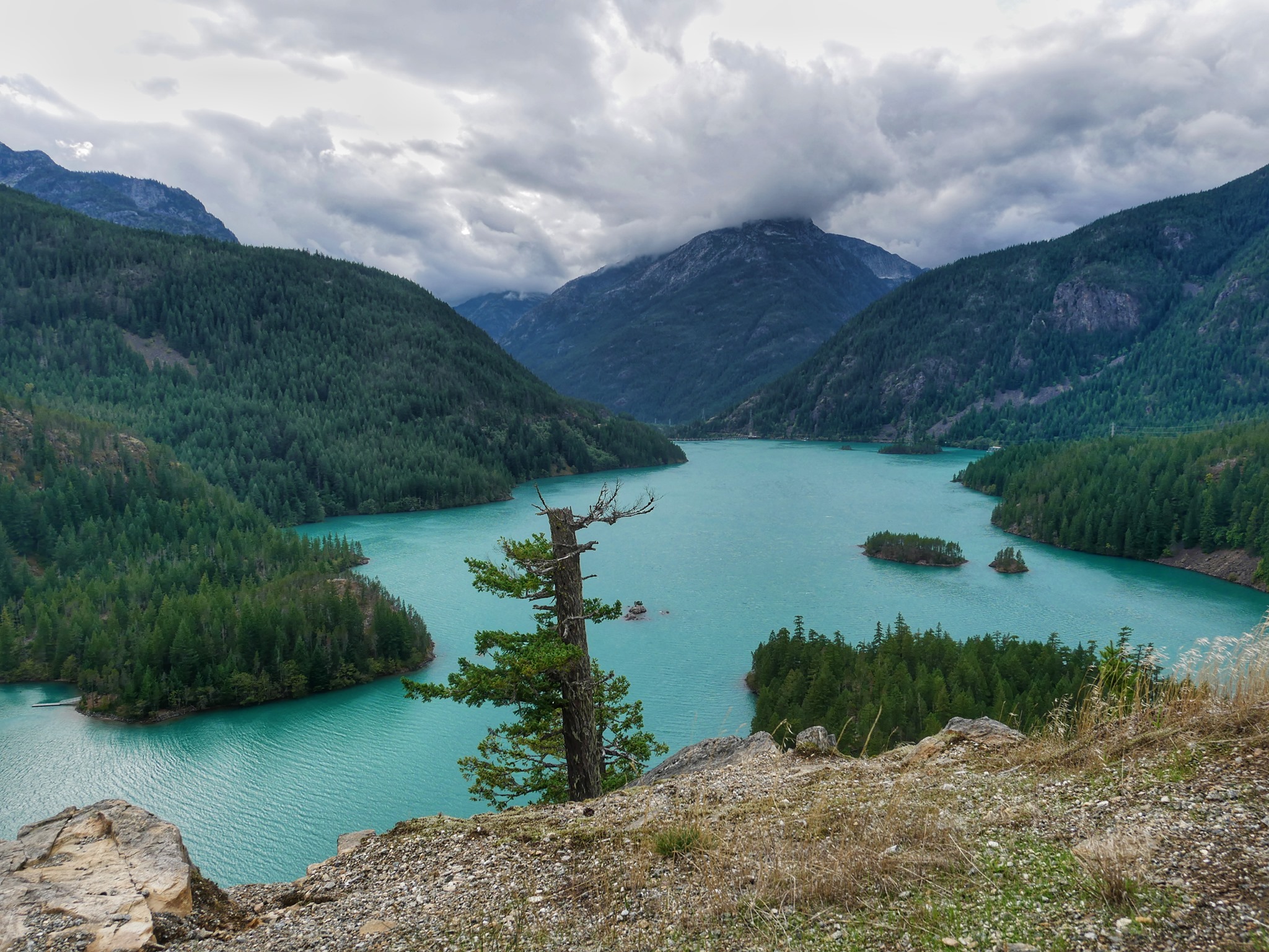 Diablo Lake, North Cascades National Park. Washington. [OC][2048 x 1537