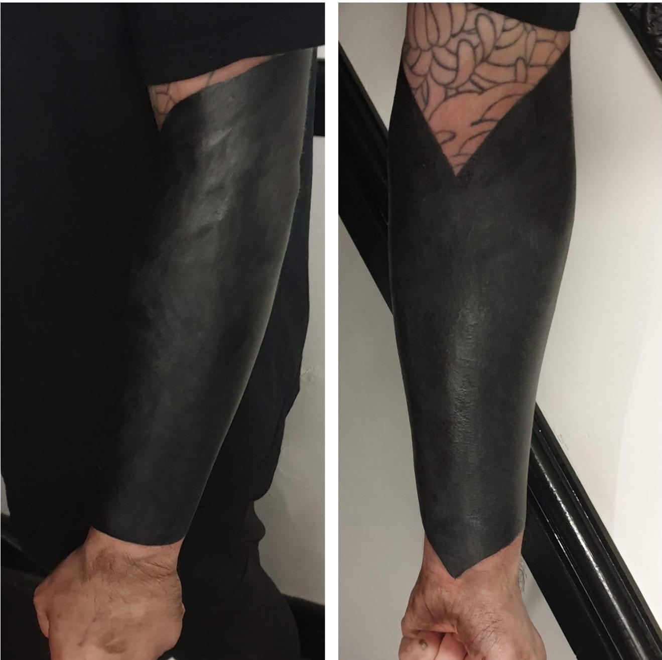 anyone know any good blackout tattoo artists in Adelaide? wanting to