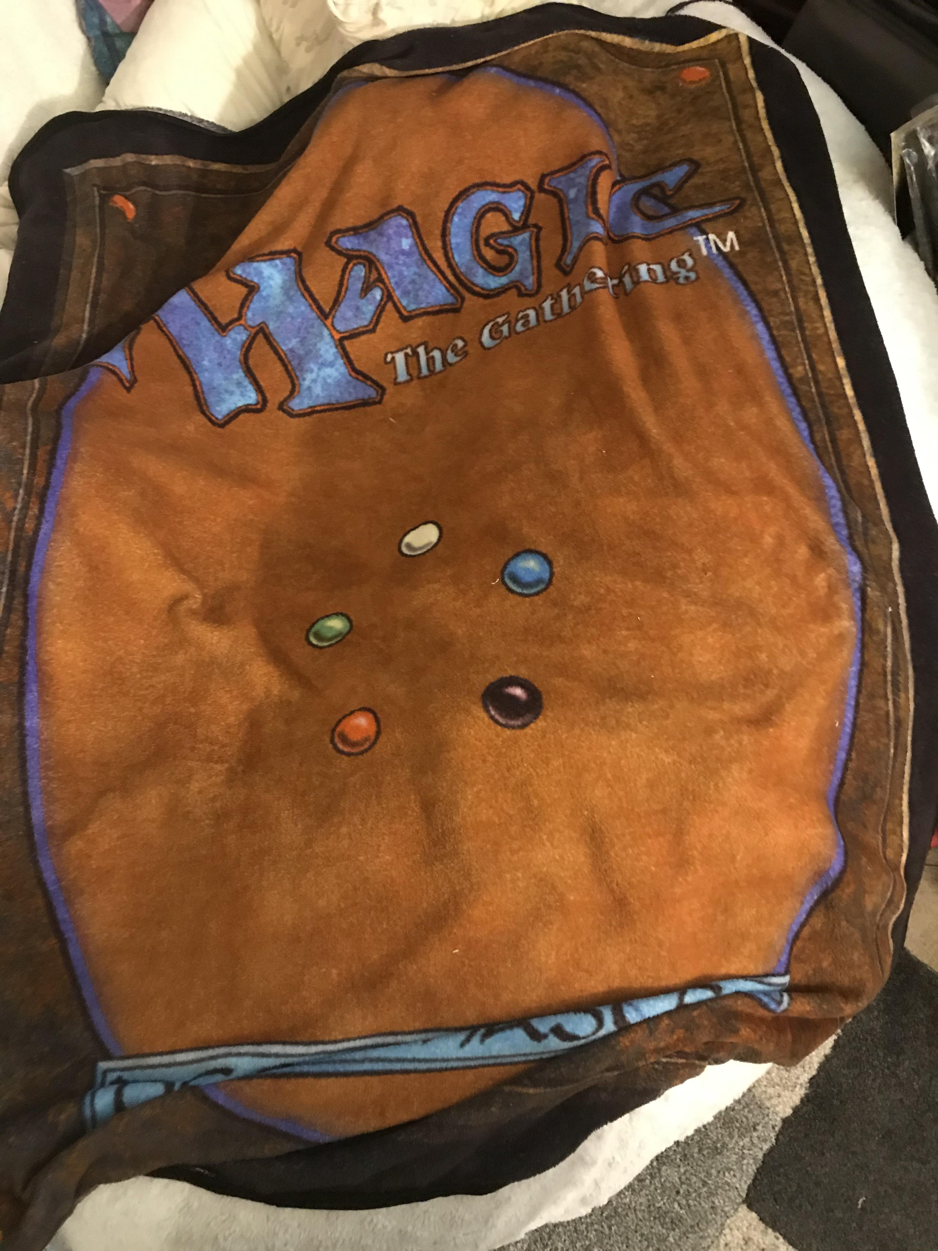 Throw Blanket found at Hot Topic! r/magicTCG