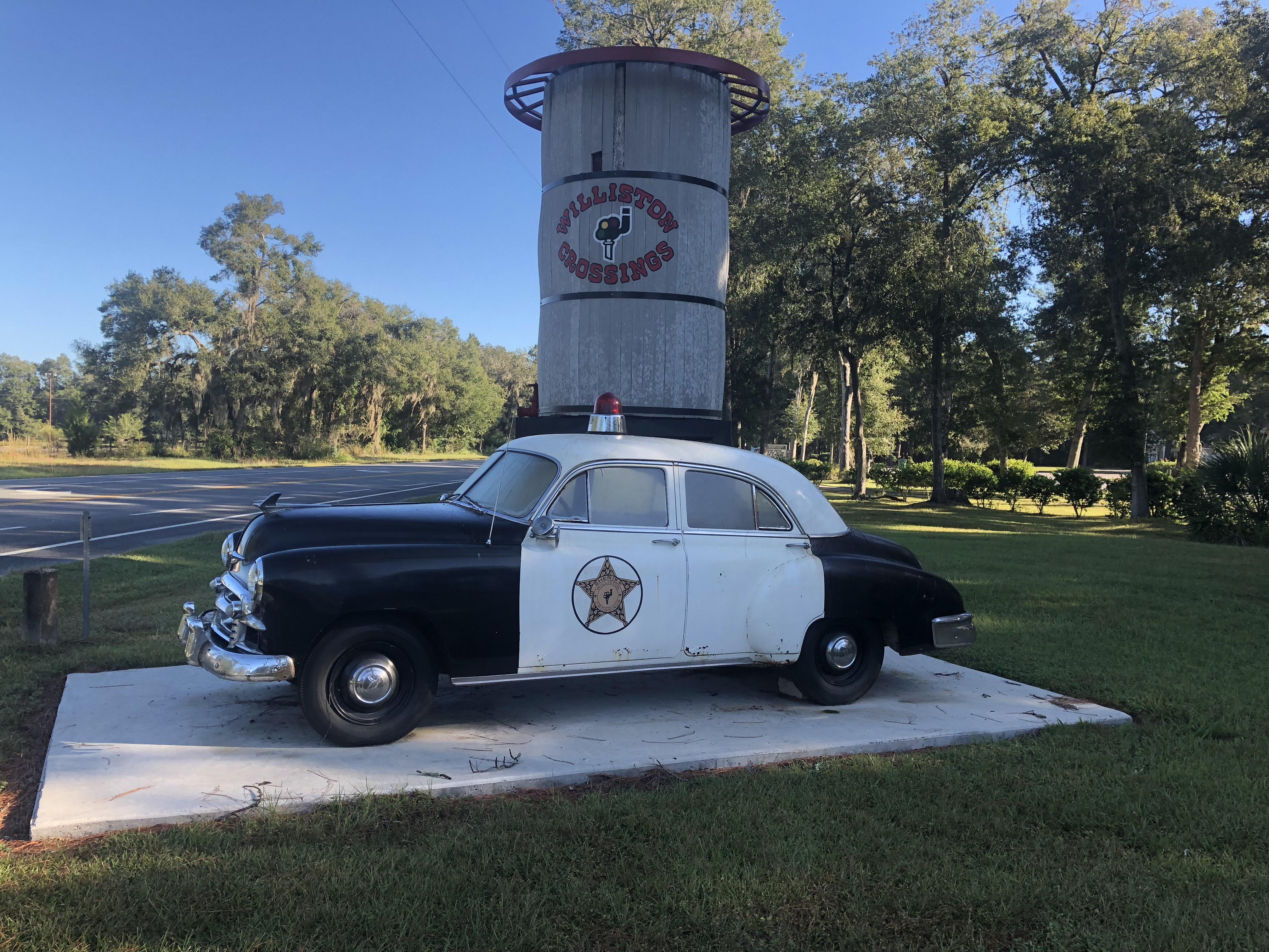 This old ‘40s cop cruiser in Williston, FL r/TheWayWeWere