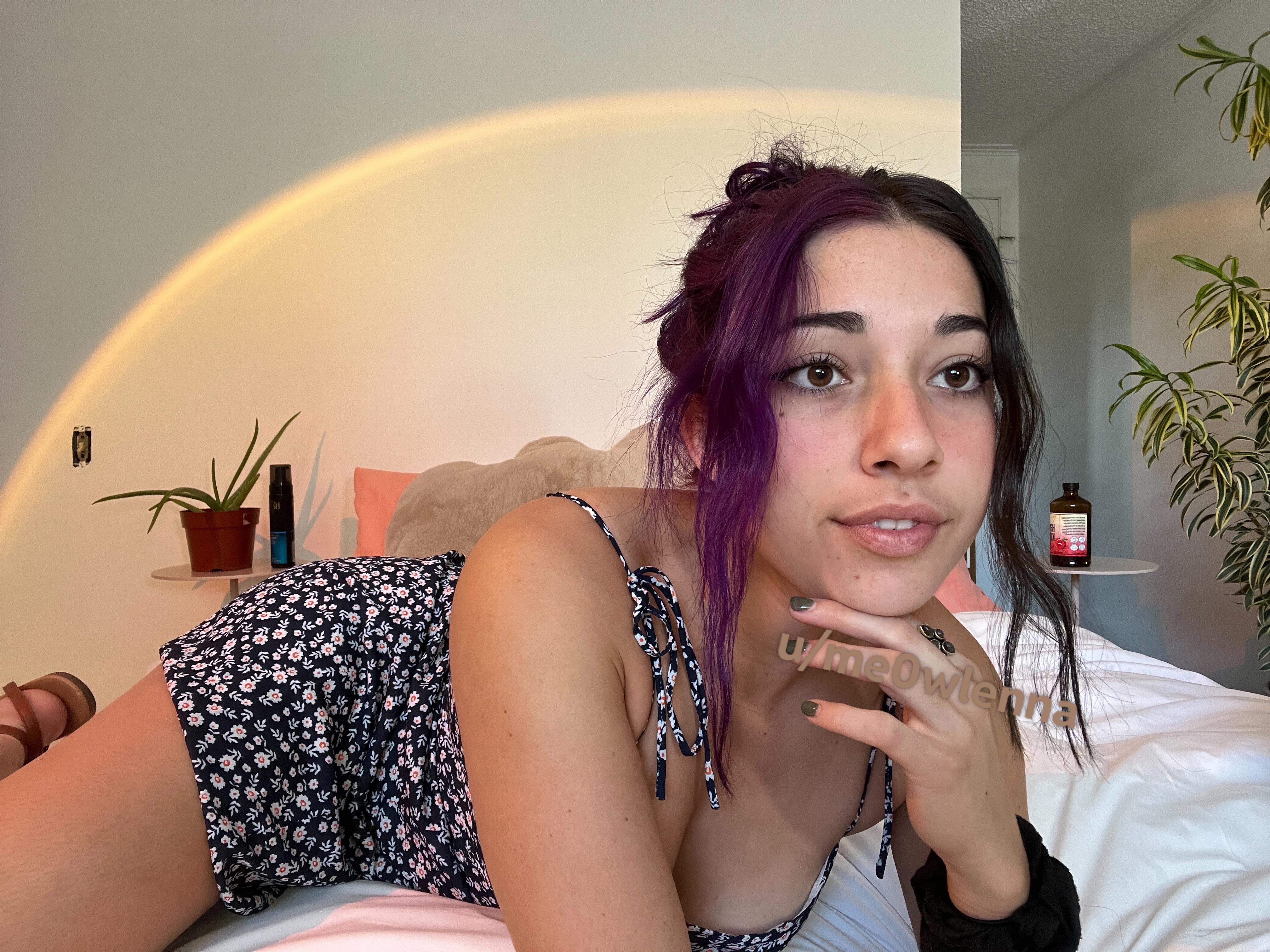 [f19] goodmorning from a sad girl this saturday >.