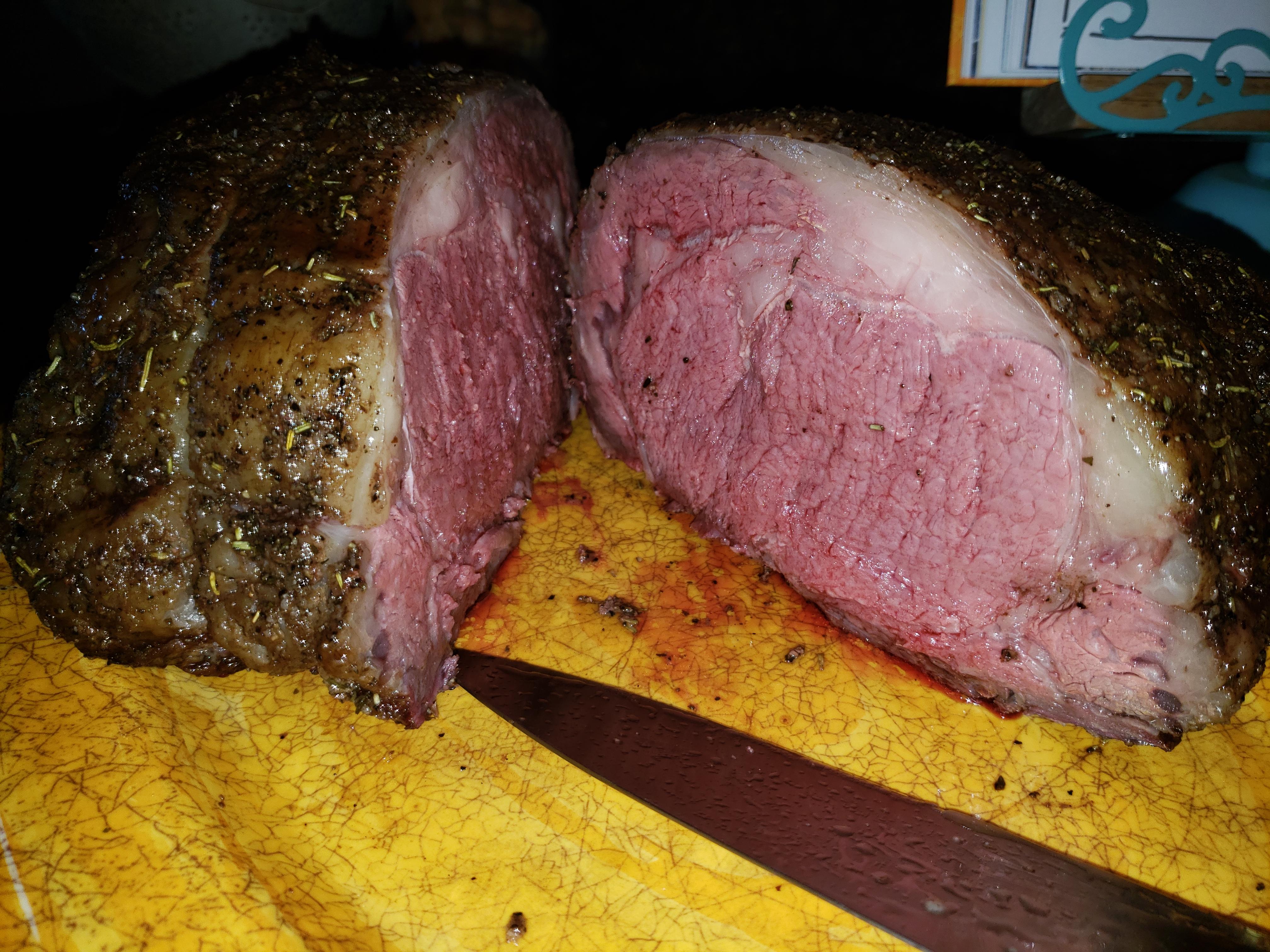 First Prime rib roast turned out amazing. Used my roommates Rectec