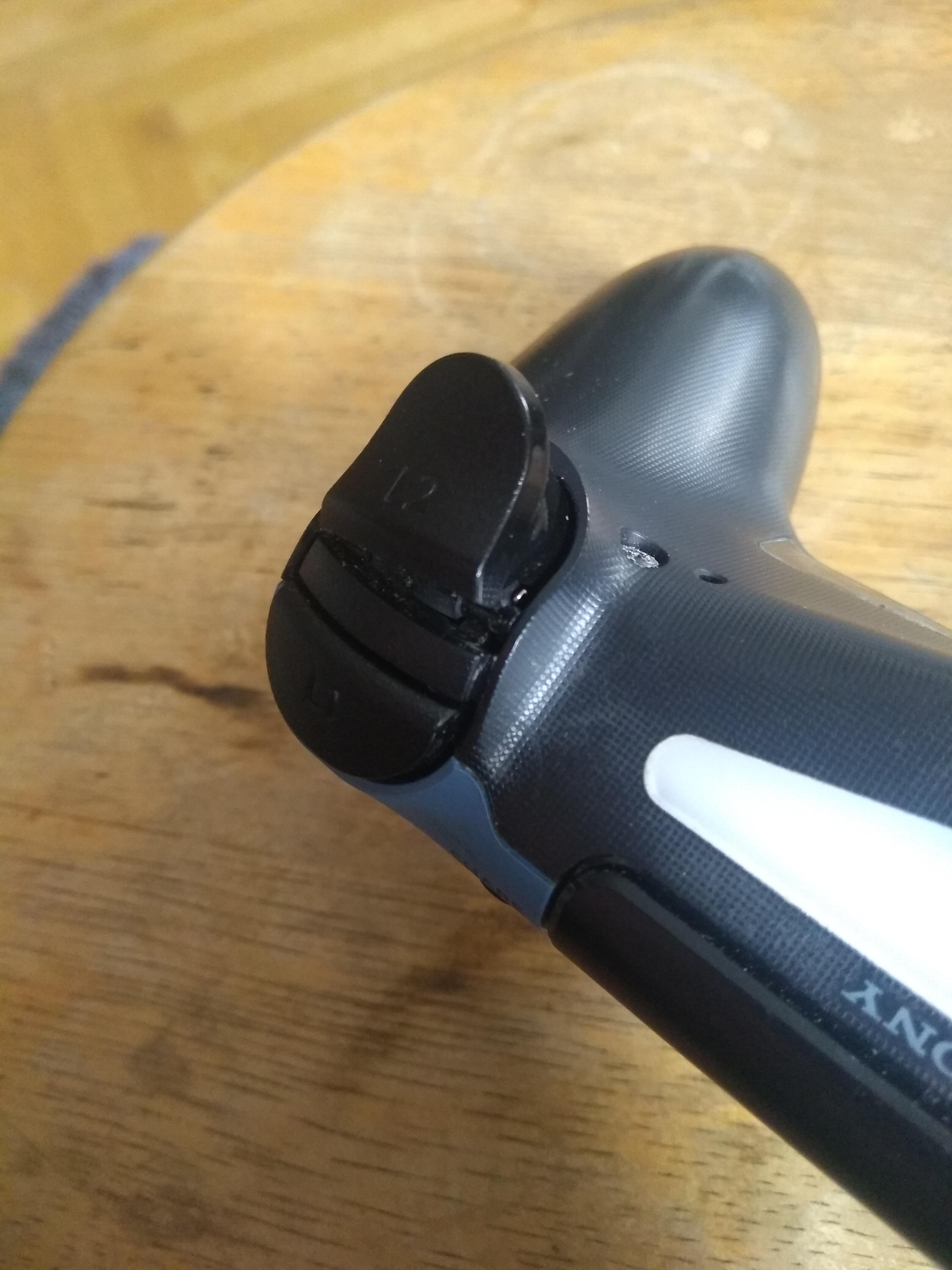 Anybody ever had this happen to their controller? Can't open it up