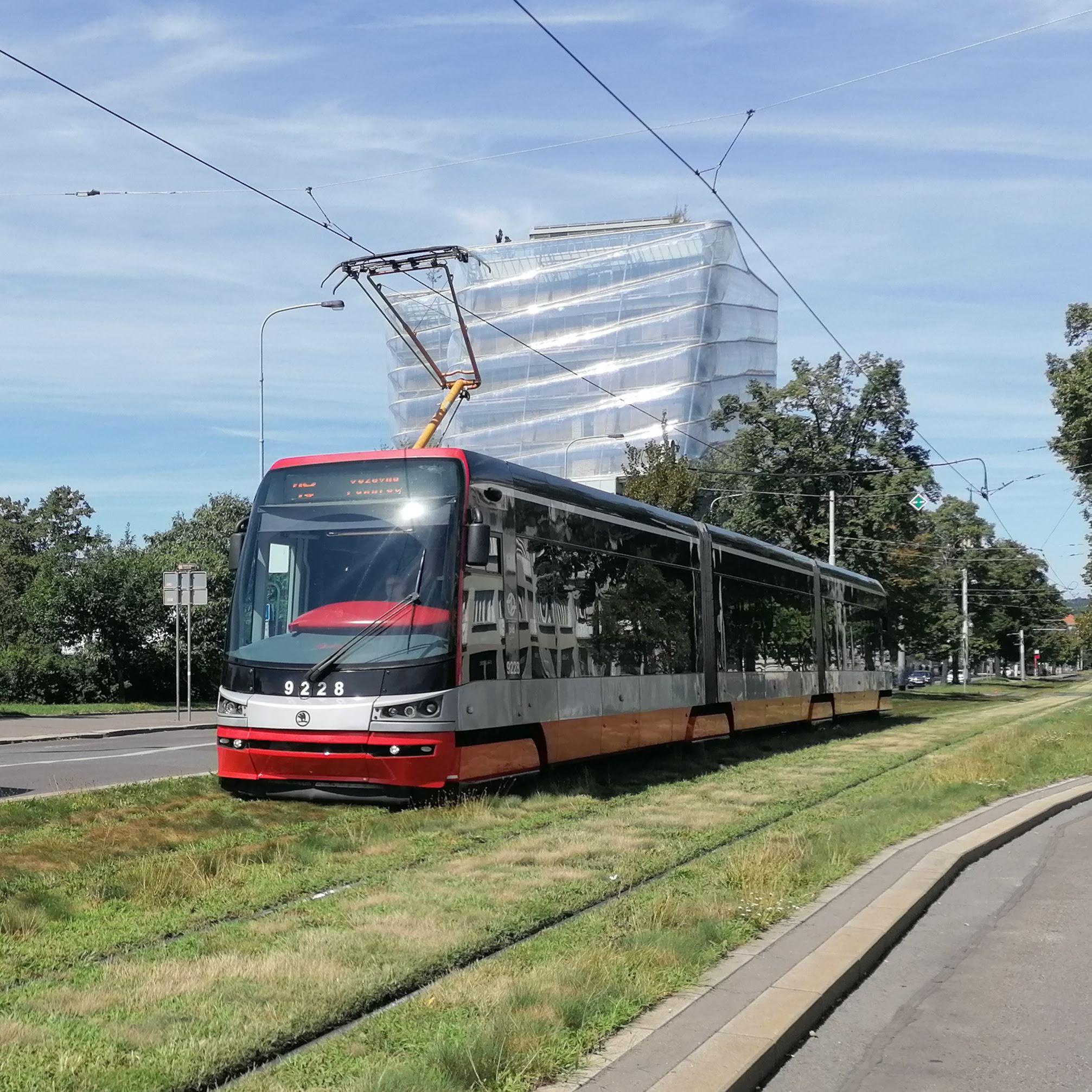 Until the electric cars replace the gasoline ones, the Prague electric