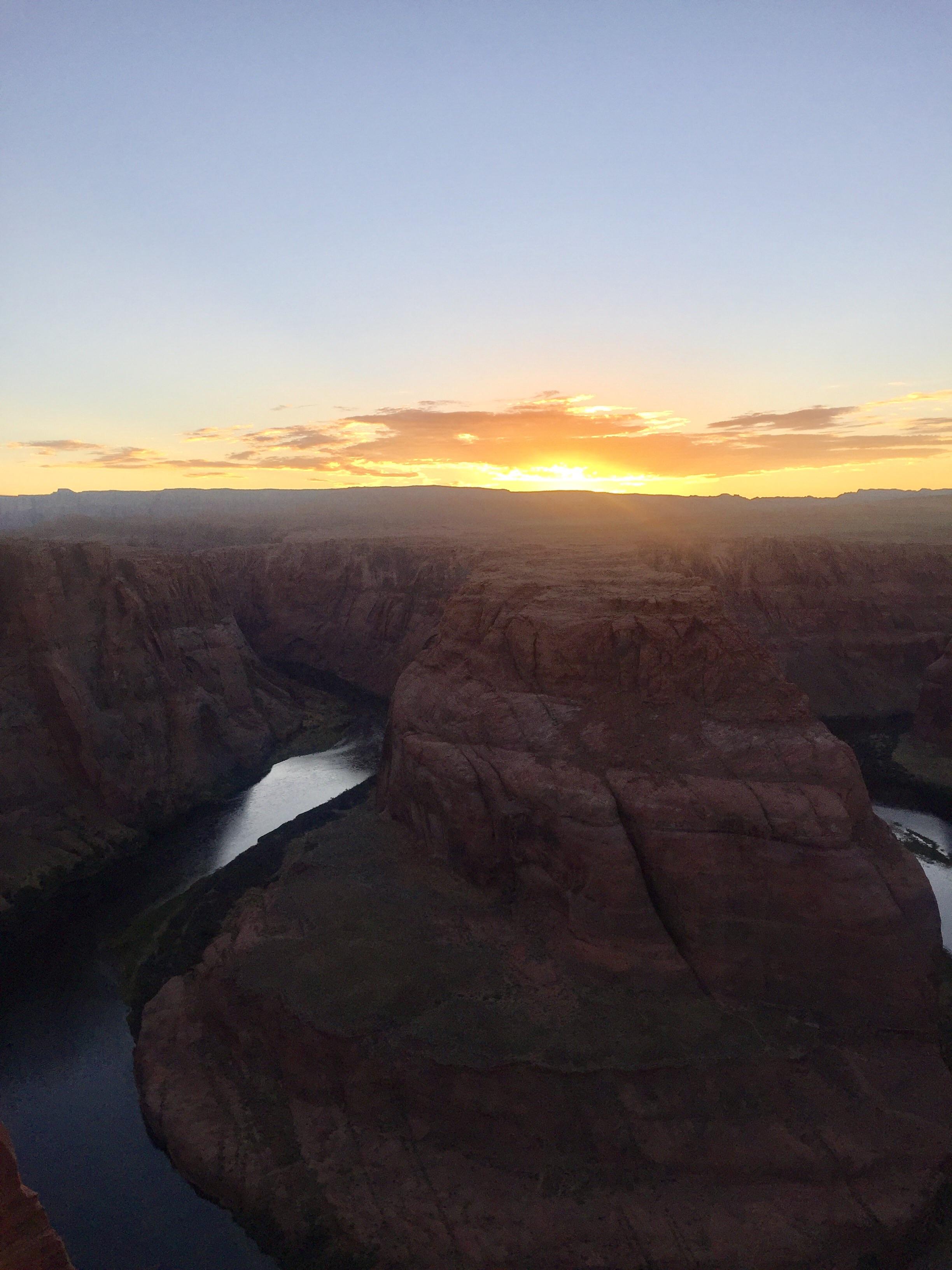 Sunset at Horseshoe Bend. [1200x960] r/EarthPorn