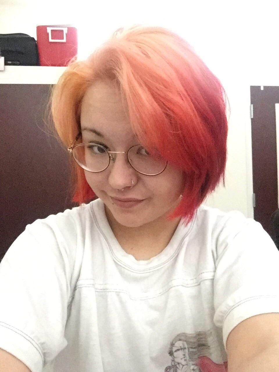 Last time I posted my hair was long, green and wavy... it’s a little