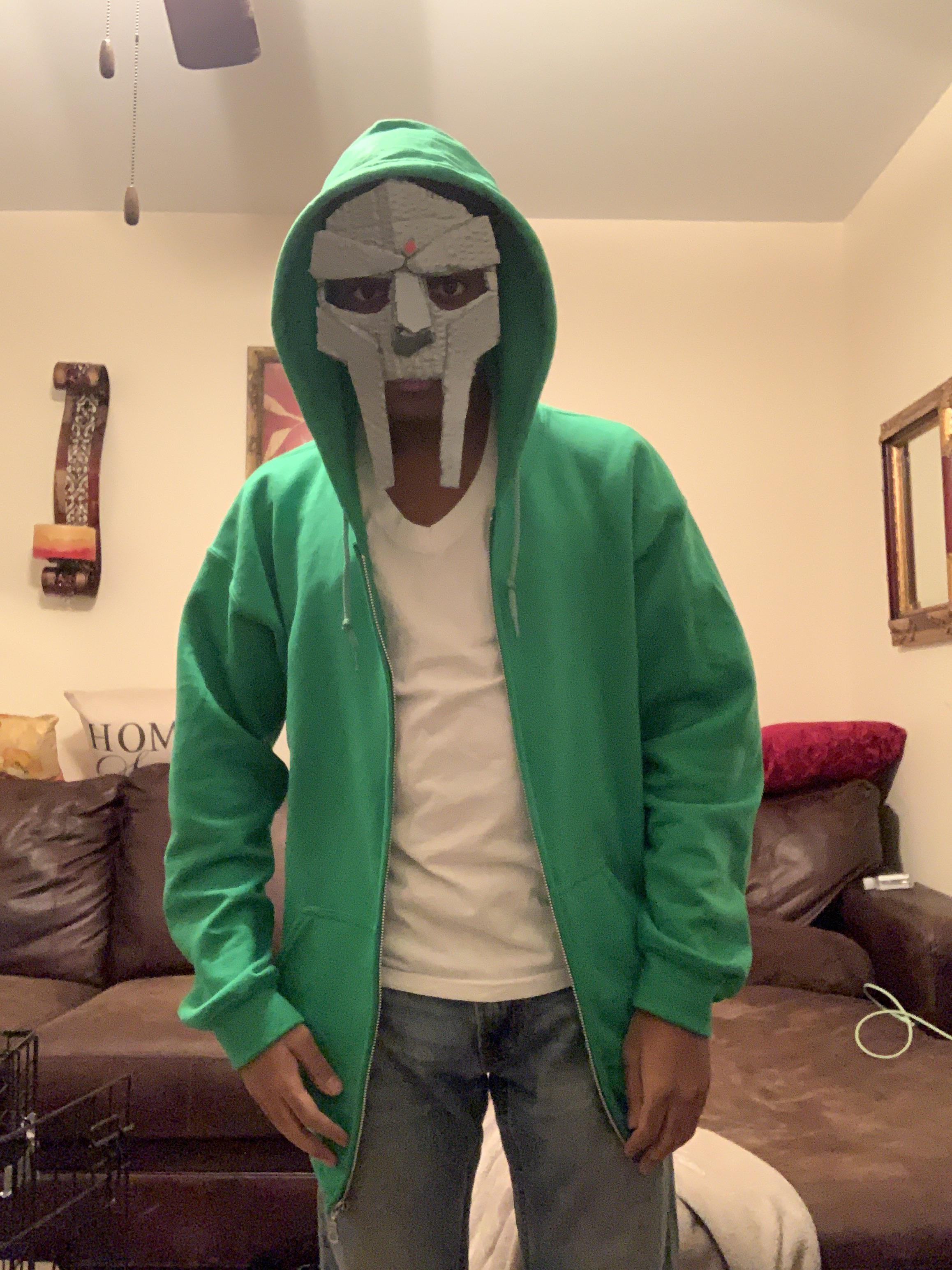 I made a mask outta cardboard and my green hoodie finally came after