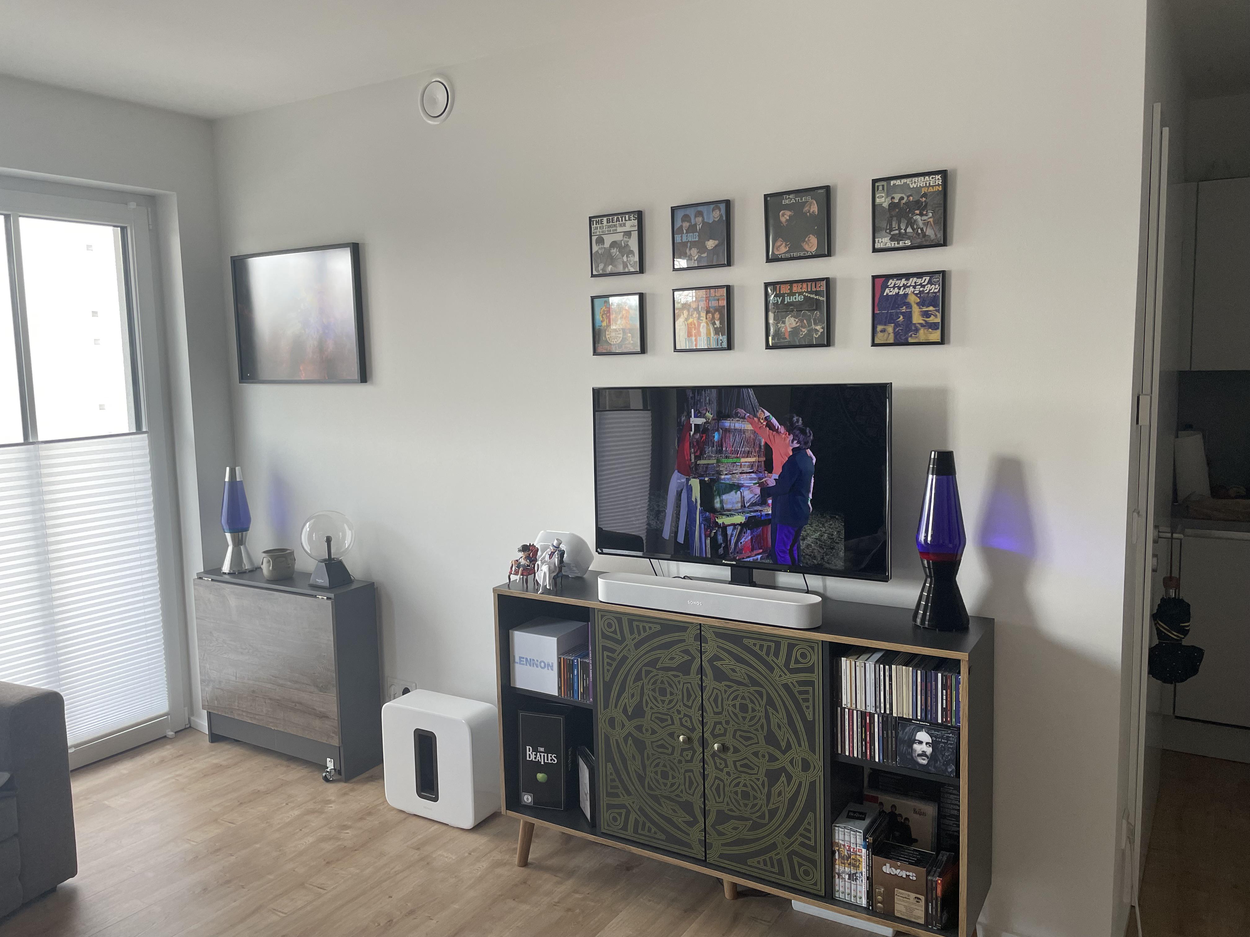 My Sonos setup in my small apartment with a Beam, two Play 3 and Sub