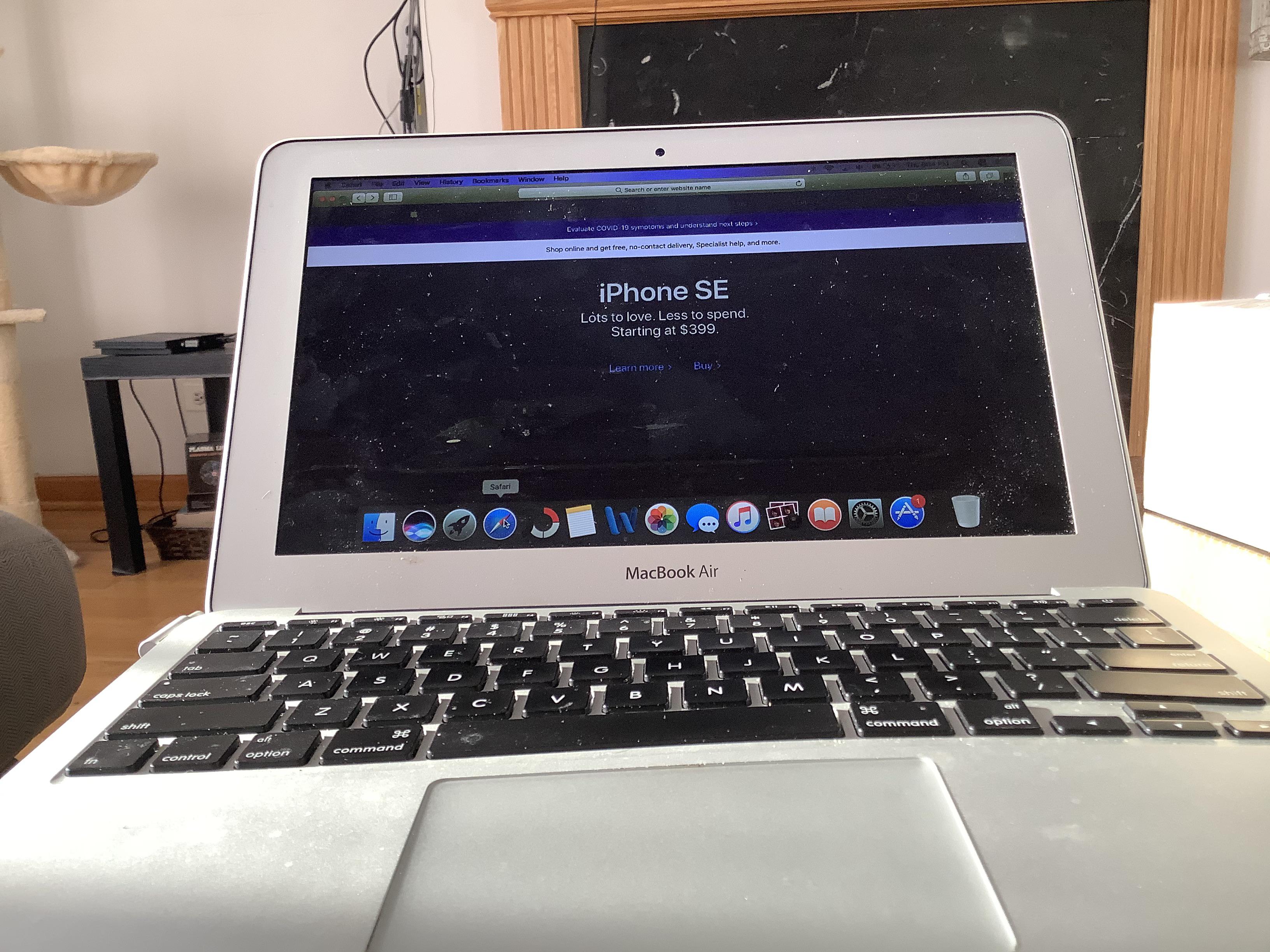 Broken macbook air, can anyone tell me how this happened? The right