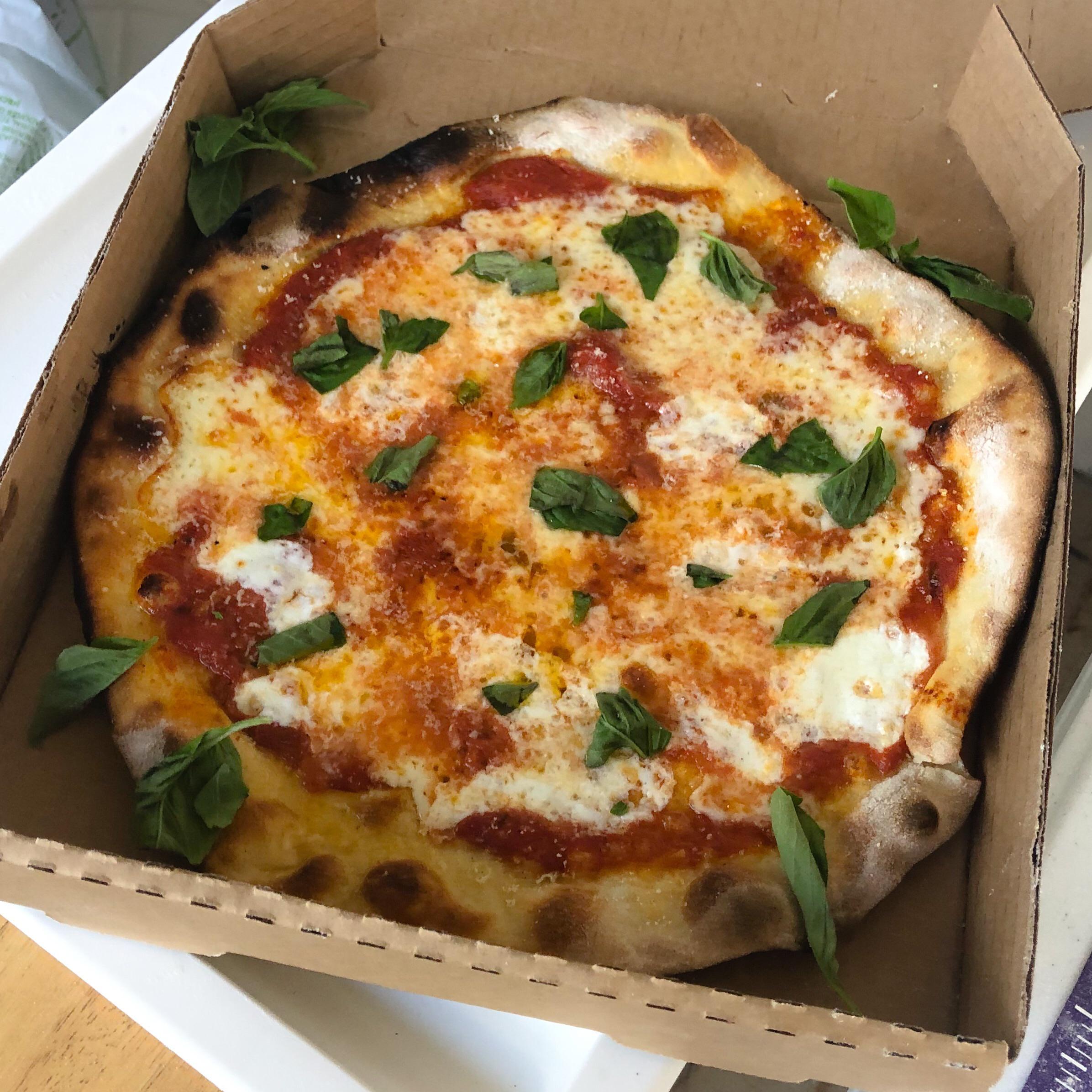 Homemade pizza by me r/FoodPorn