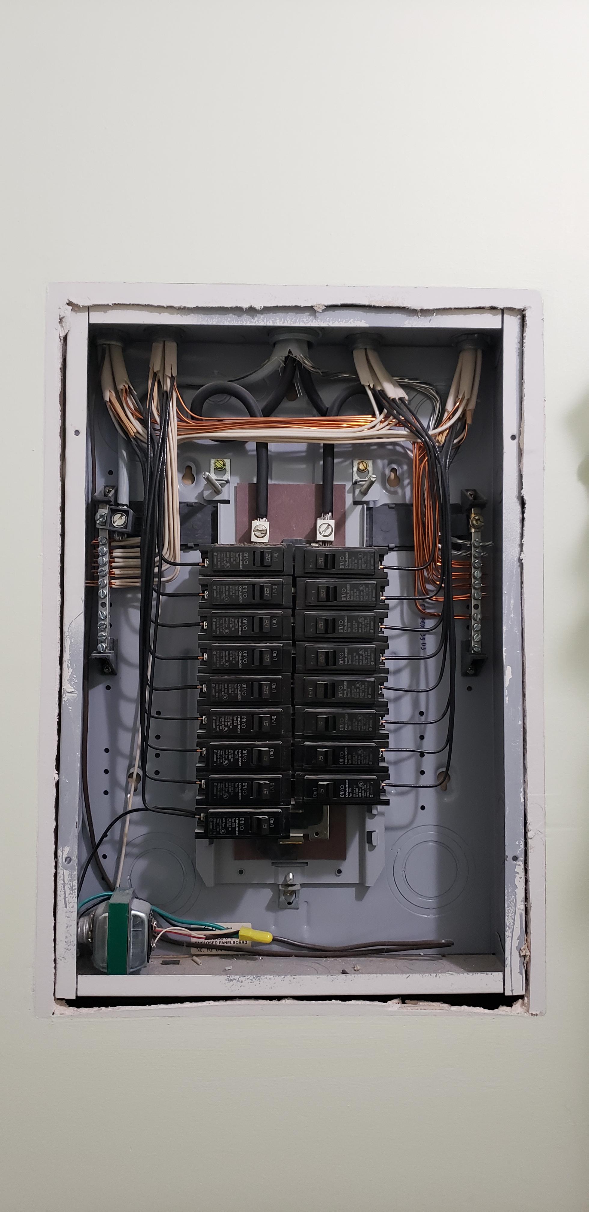 A super clean panel from the mid 90's r/electricians