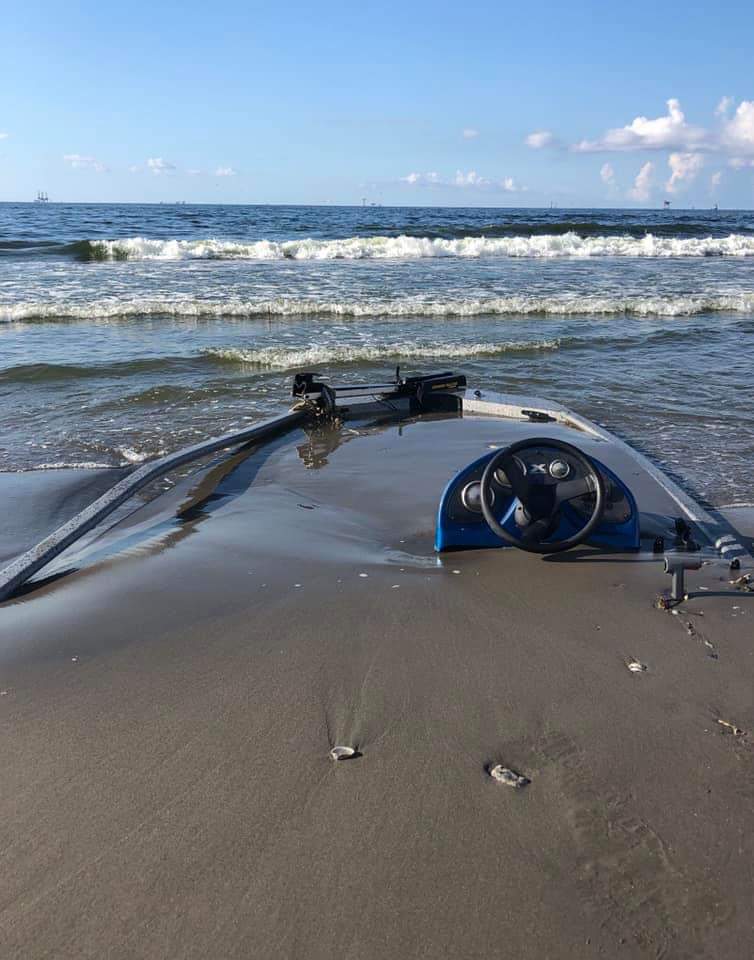 A boat buried in the sand r/mildlyinteresting