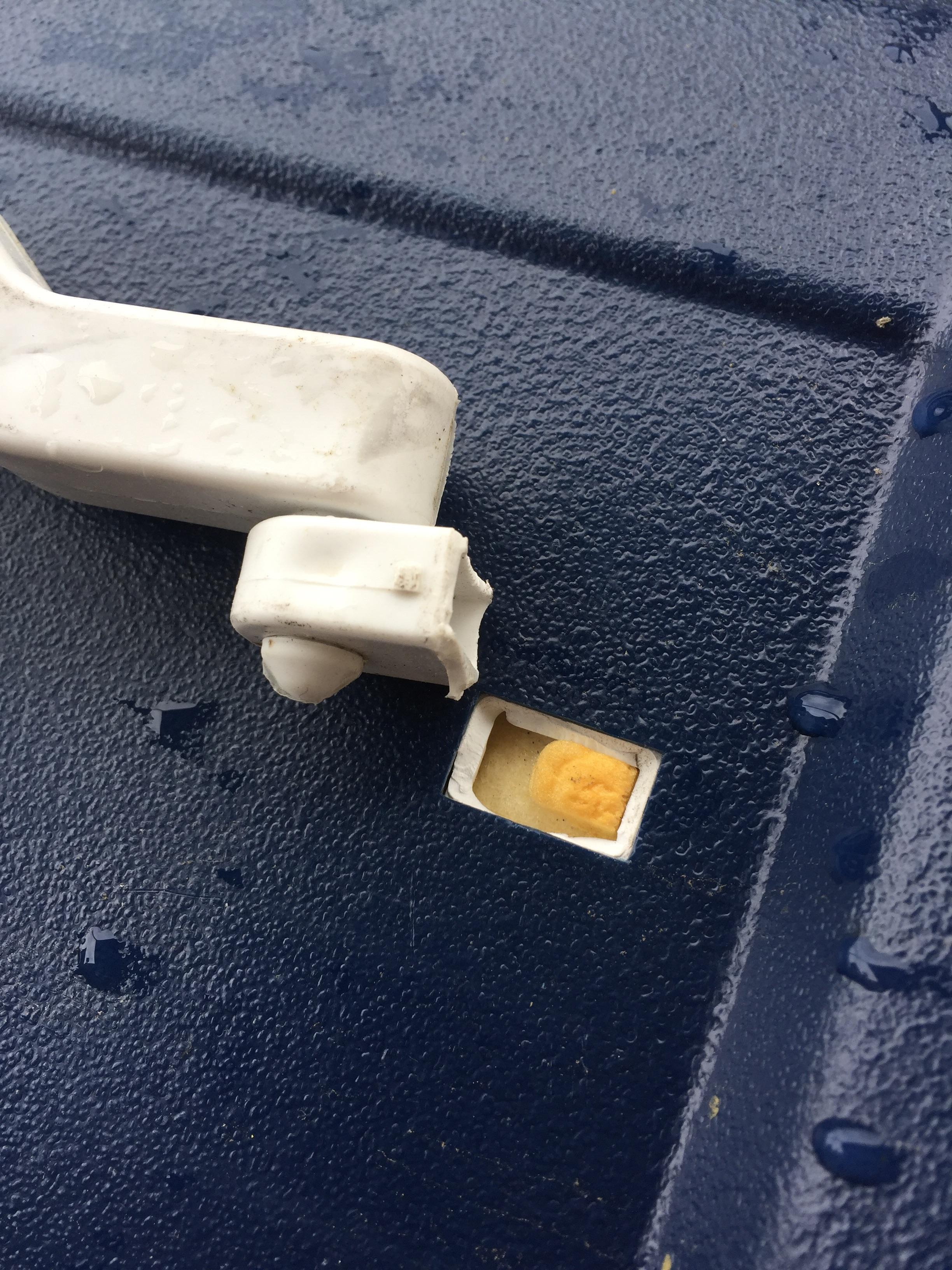 Busted cooler handle on a BIG cooler. help! r/fixit