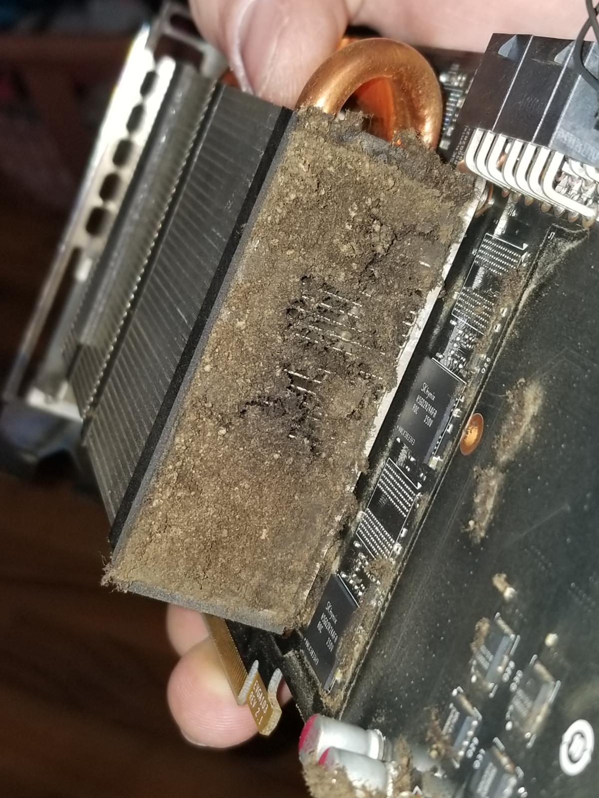 Why is the fan always 100 r/techsupportgore
