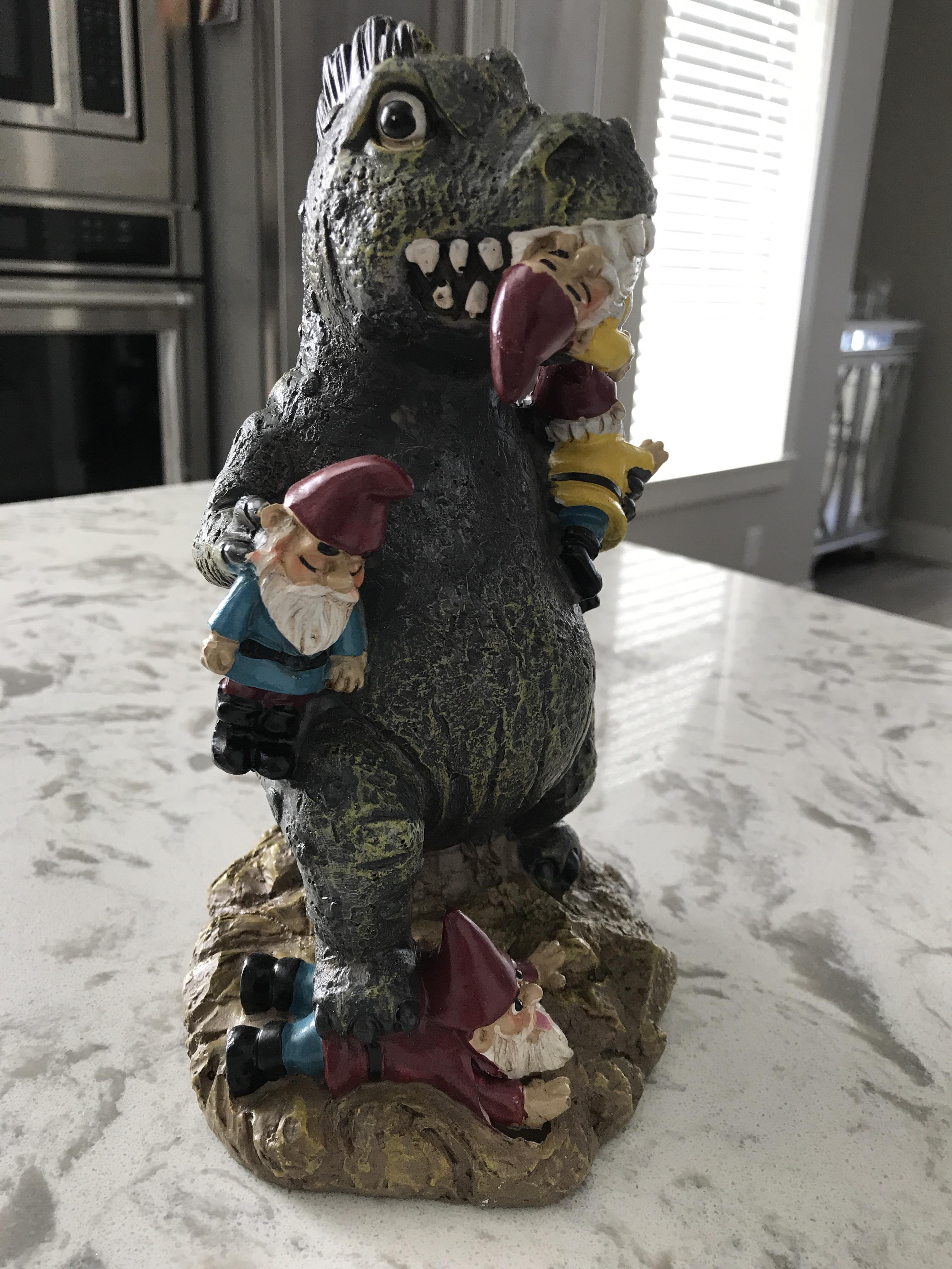 Since we're posting awesome lawn ornaments r/funny