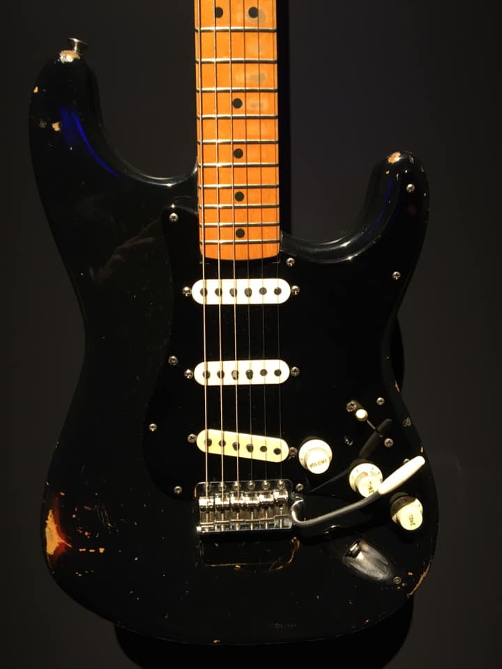 David Gilmour's Black Strat in London today r/guitars