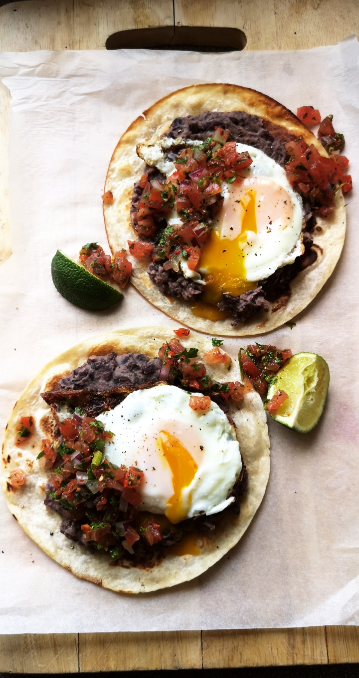 [HOMEMADE] black bean and fried egg tostadas with pickled salsa cruda