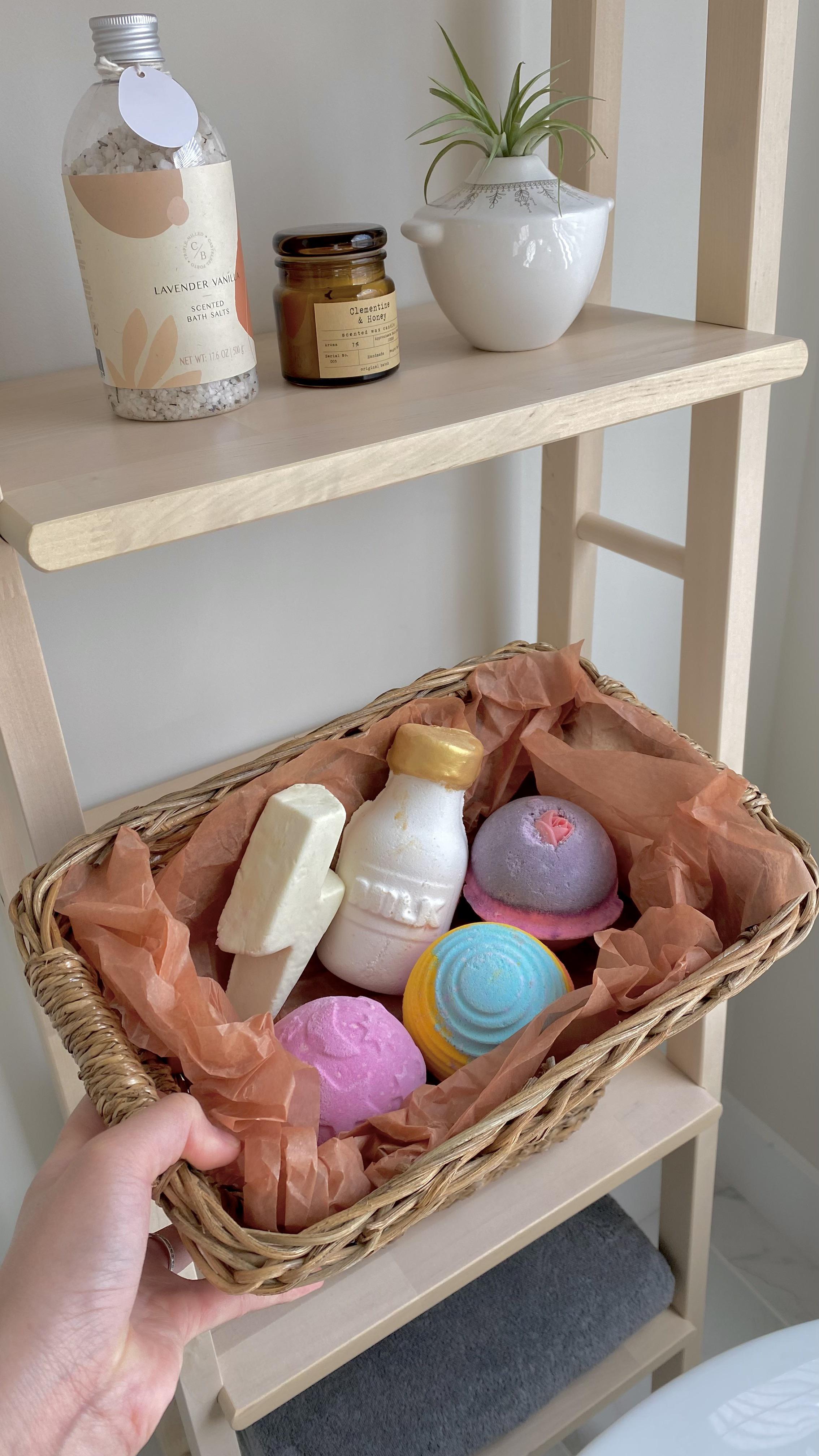 Restocked my bath bomb basket! 🤍 r/LushCosmetics