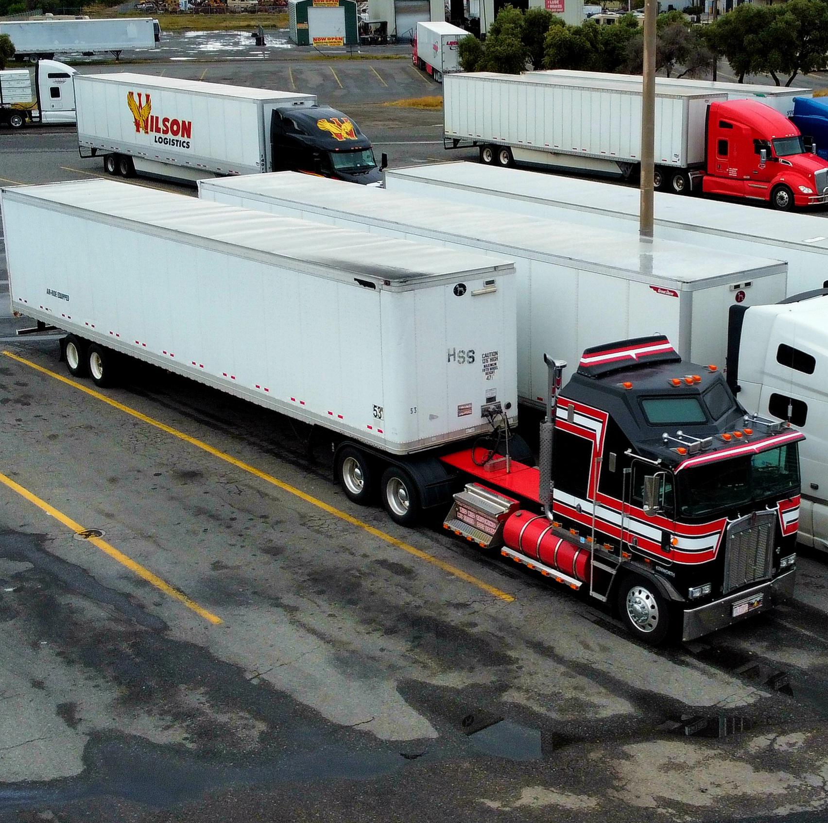 spotted this guy in Corning, CA this morning. CabOverTrucks
