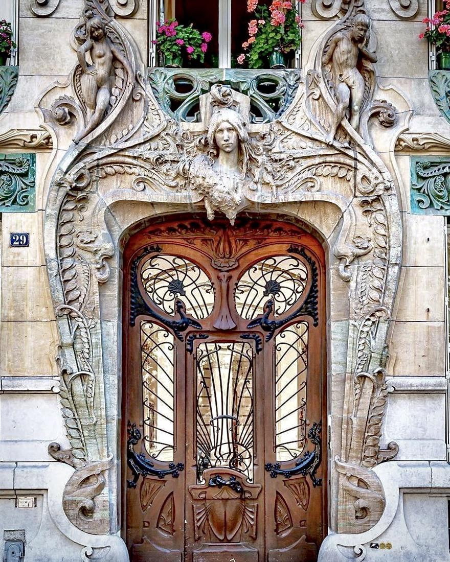 Art nouveau door in Paris r/ArchitecturePorn