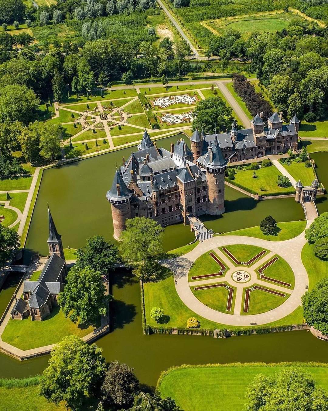 Castle De Haar (Kasteel de Haar) Utrecht Netherlands. De Haar Castle is