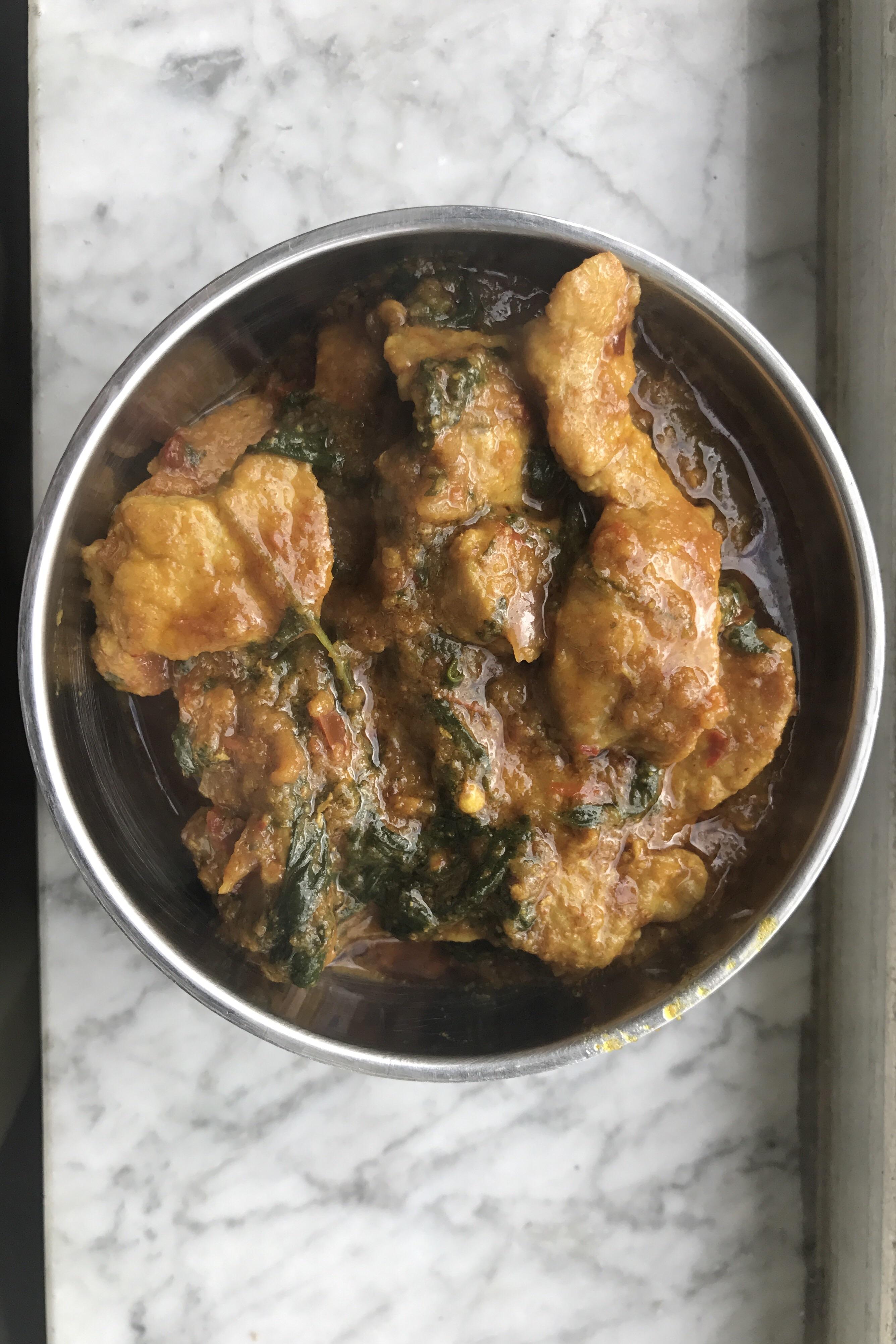 [Homemade] Nepalese style pork curry with spinach r/food