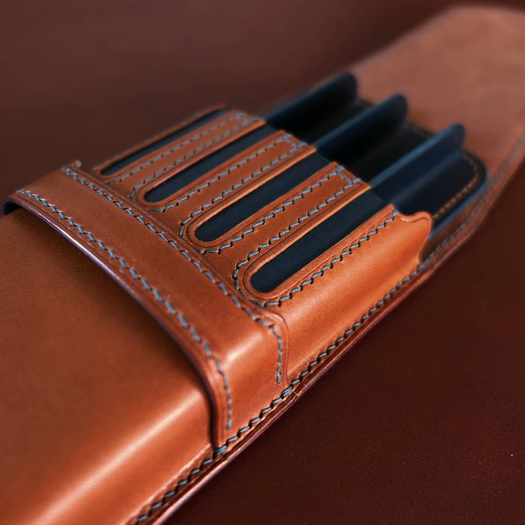 Fountain Pen Case for 4 pens with removable divider. r/fountainpens