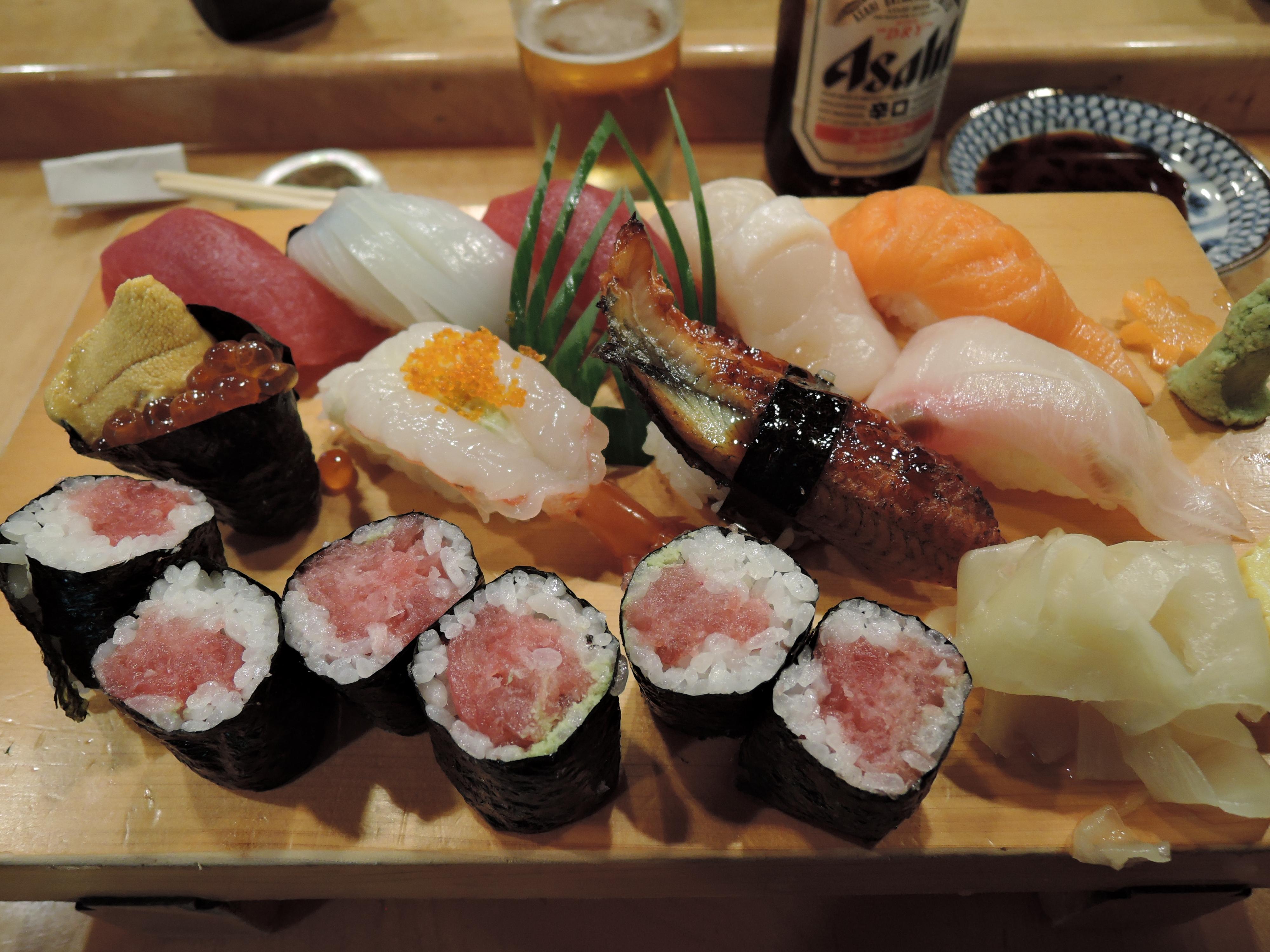 Sushi moriawase. Kin Chan Sushi. Restaurant Row, Honolulu, Hawaii. r