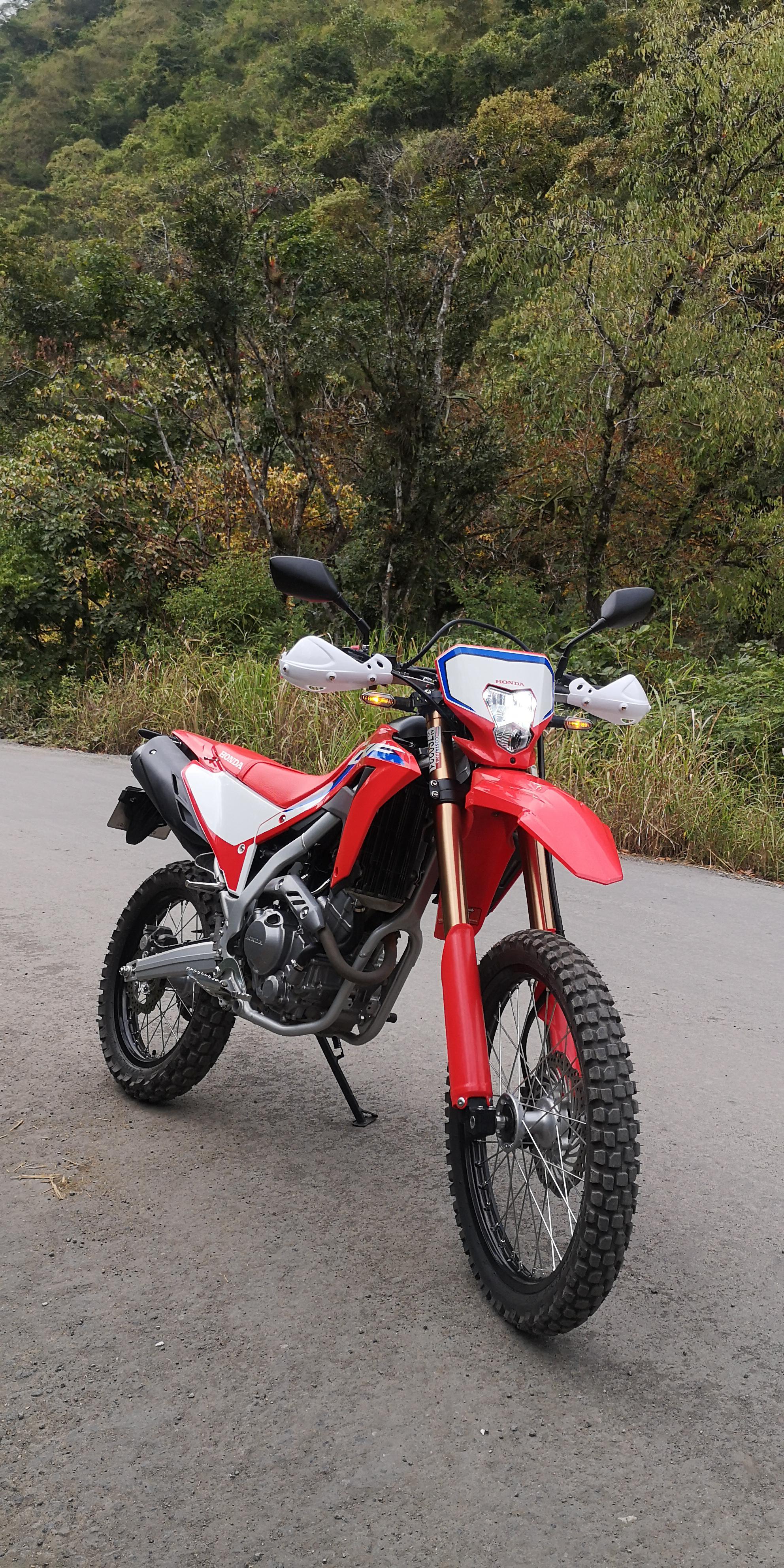 Hi guys, anyone has added a bigger size of tires like 130/80/18? If so