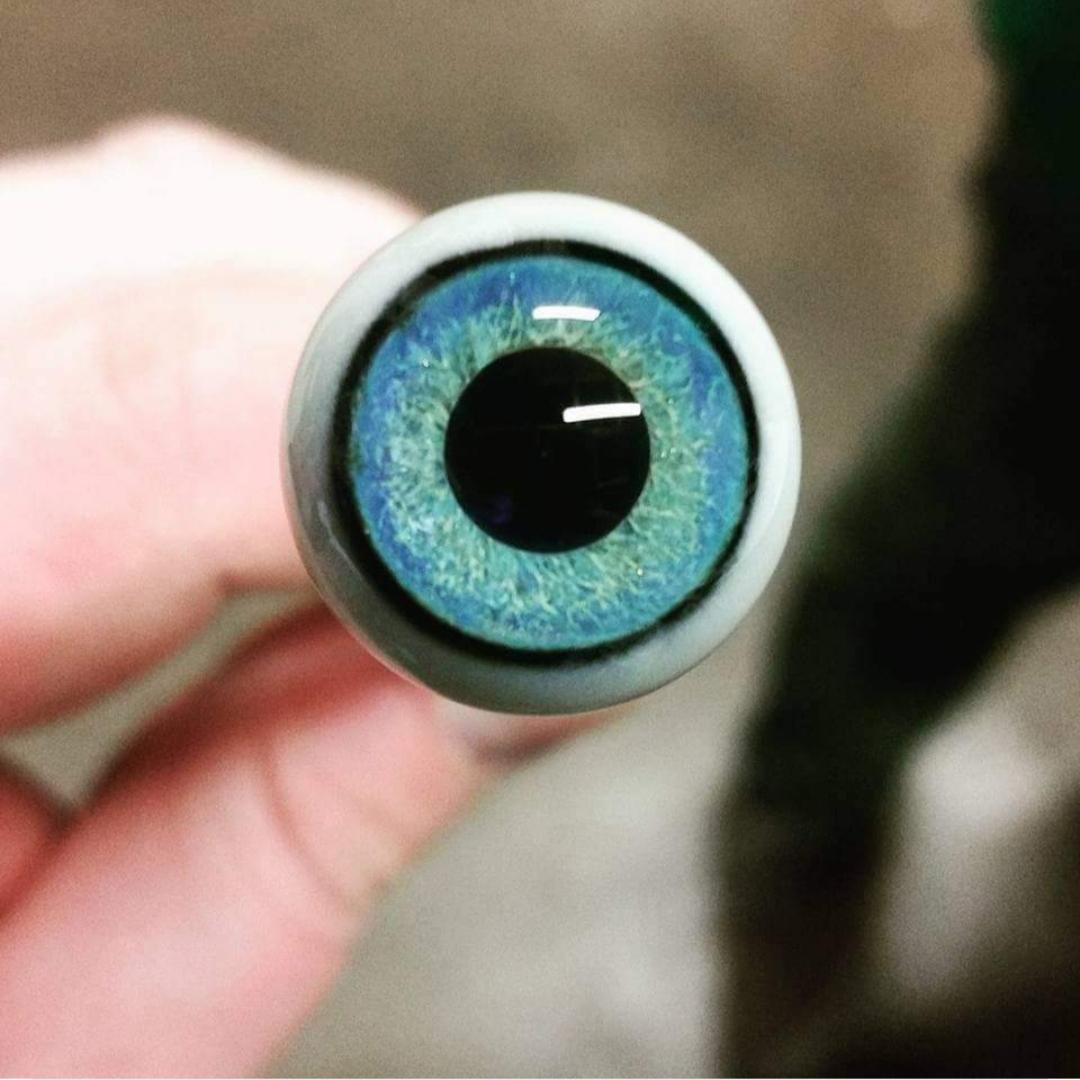 Glass eye for an project! r/glassheads