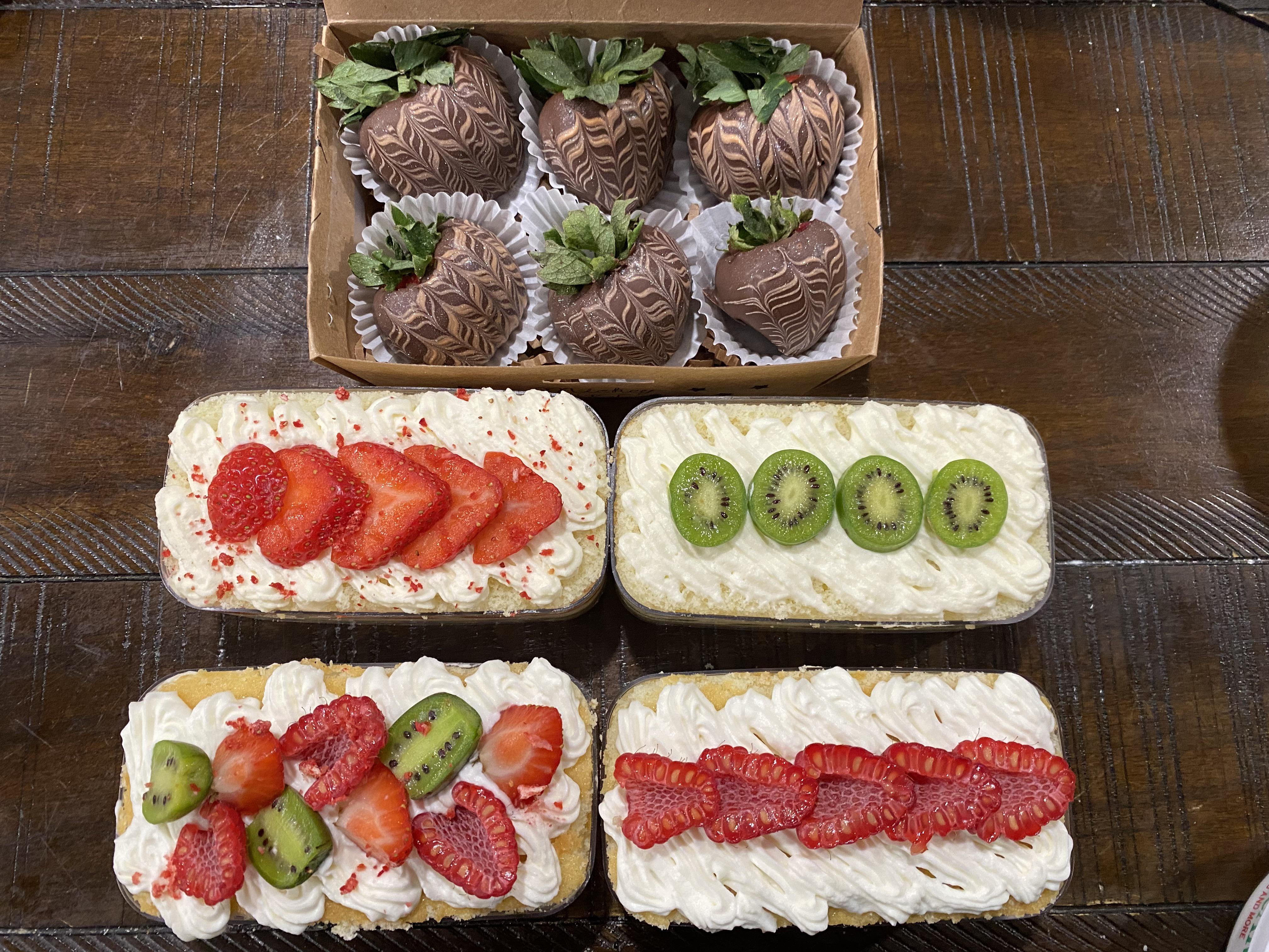 box fruit cake and chocolate covered strawberries r/dessert