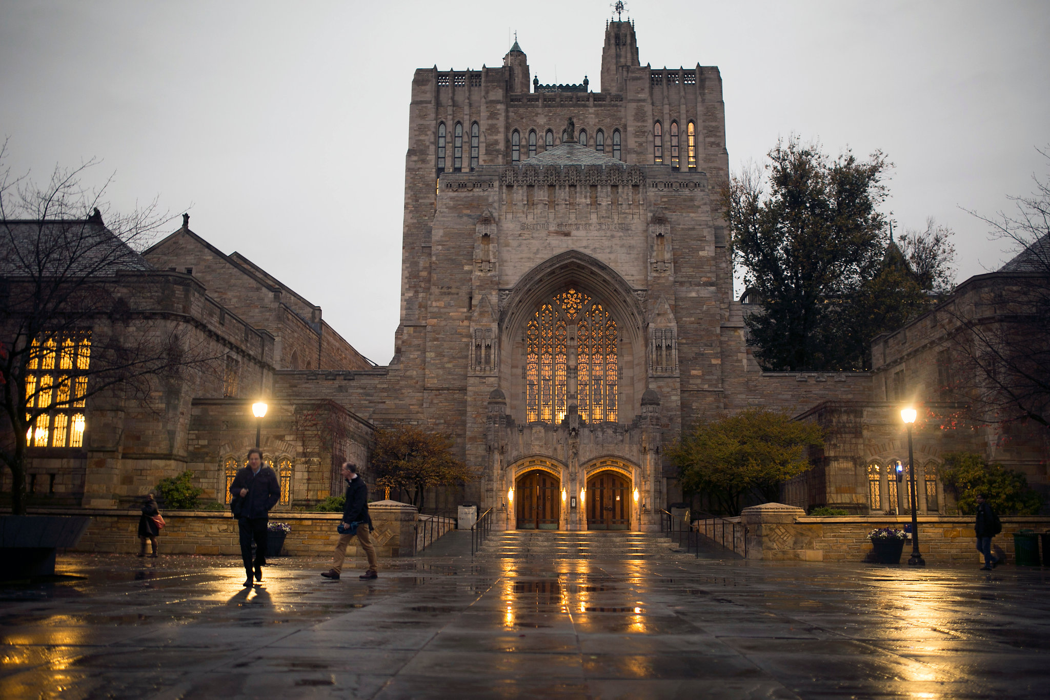 Yale University r/campuses