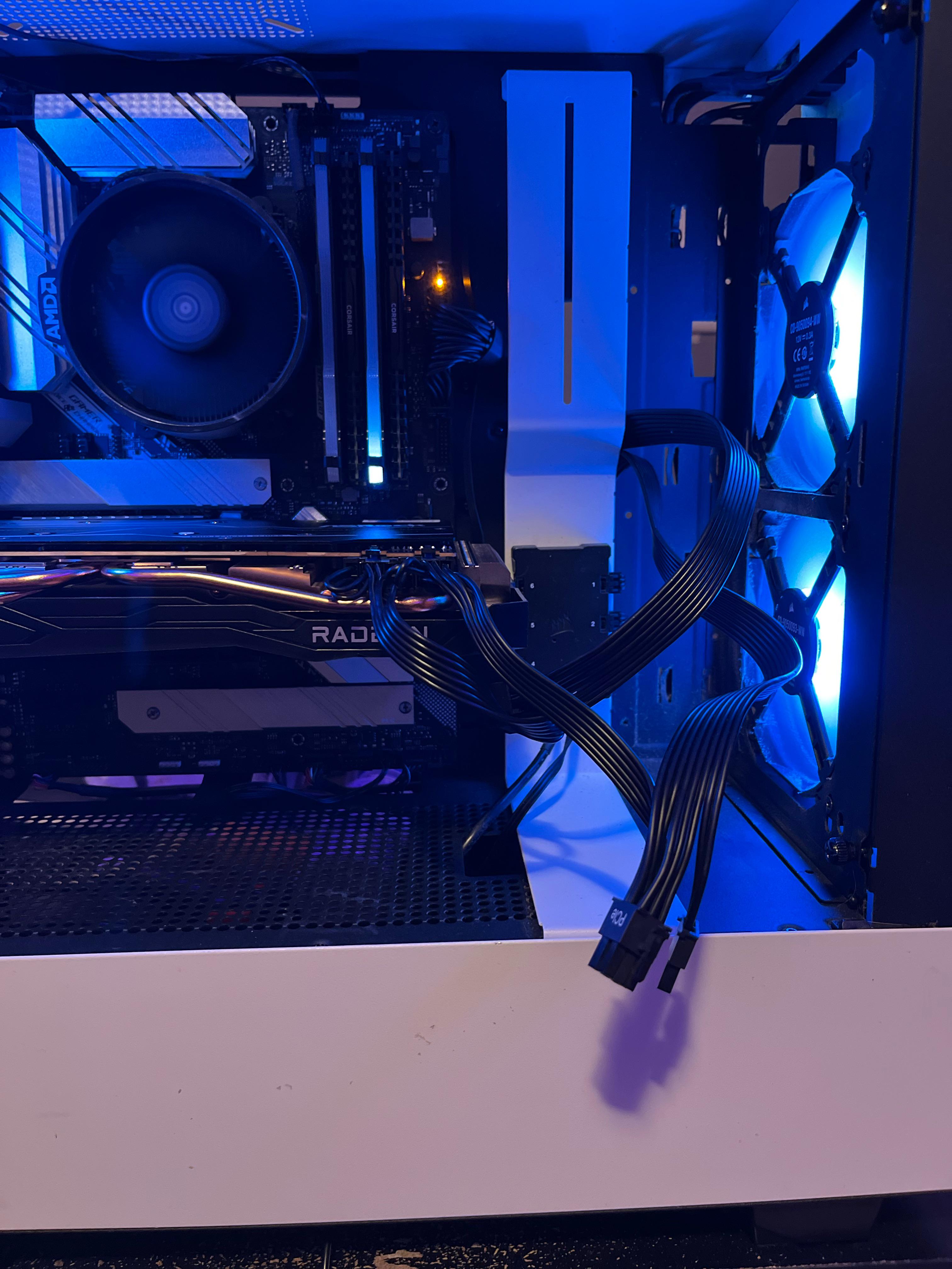 Got a new RX 6700 XT and it won’t turn on in my PC : r/AMDHelp