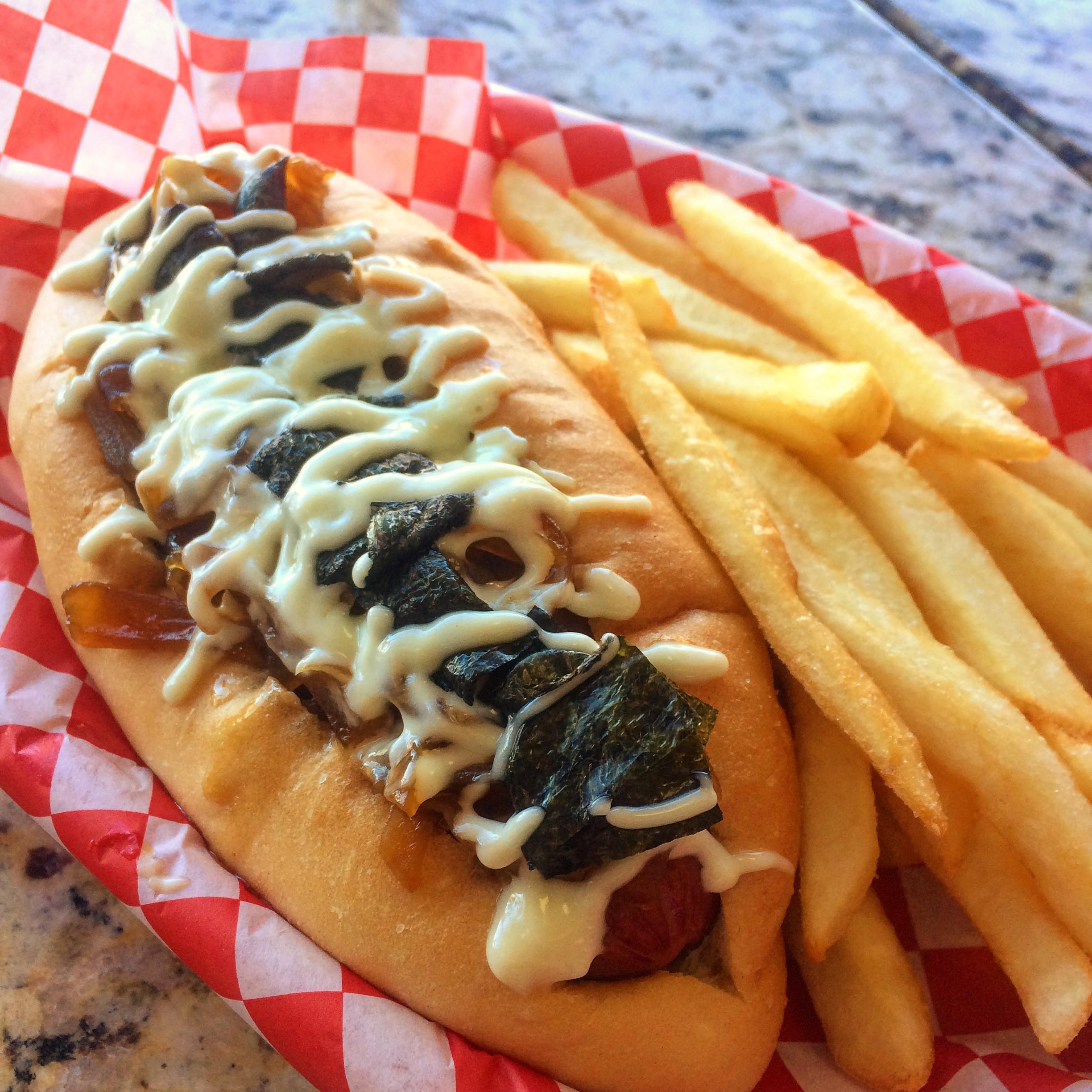 Tokyo Madness Hot Dog from Simon's Hot Dogs in Phoenix [OC] r/food