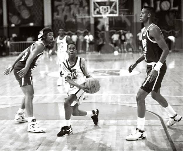 Urkel dribbling pass Will Smith and Reggie Miller in the 91' MTV Rock N