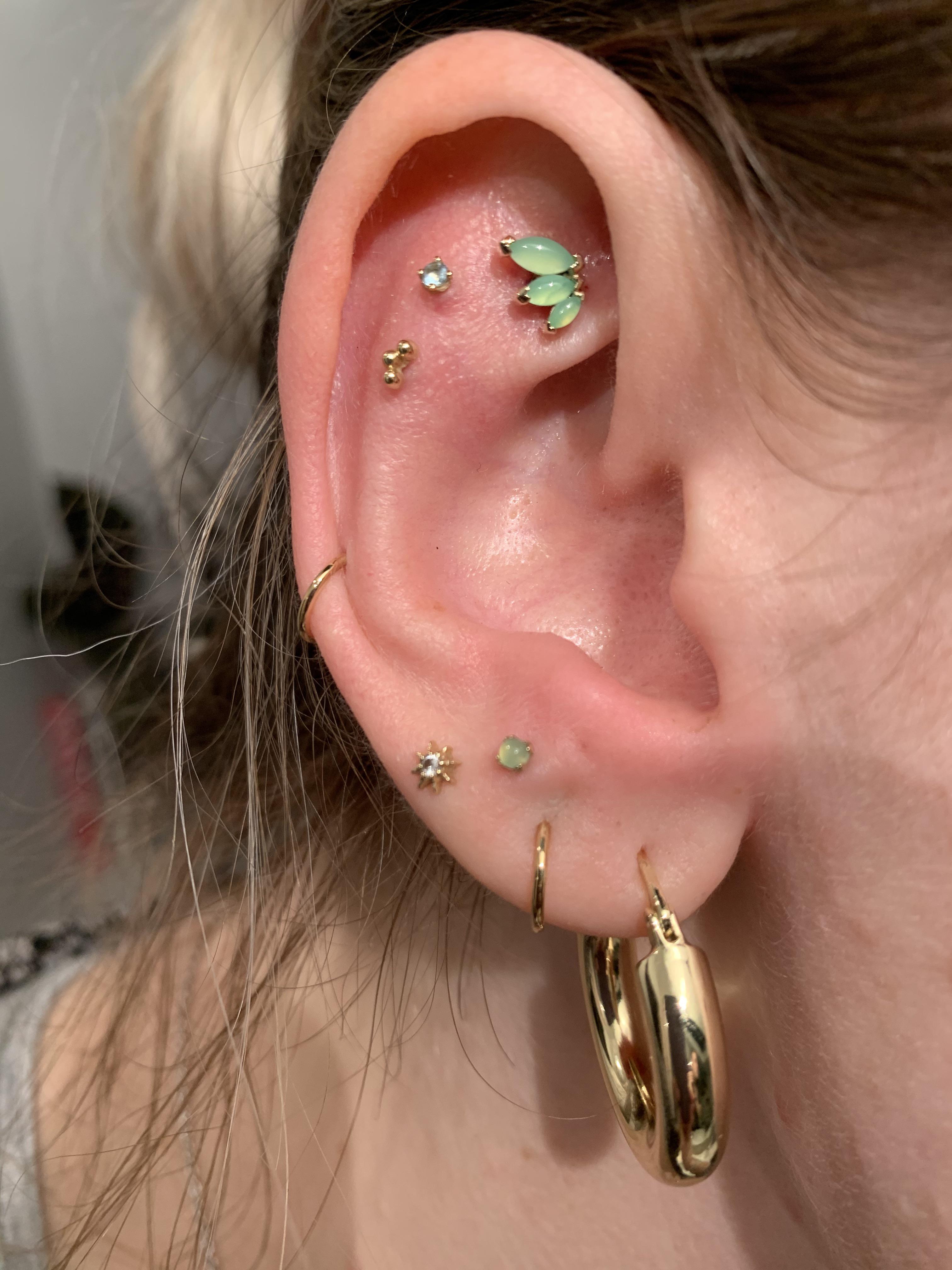 Fresh flat/faux rook by Nicole at Sacred Gold! r/piercing