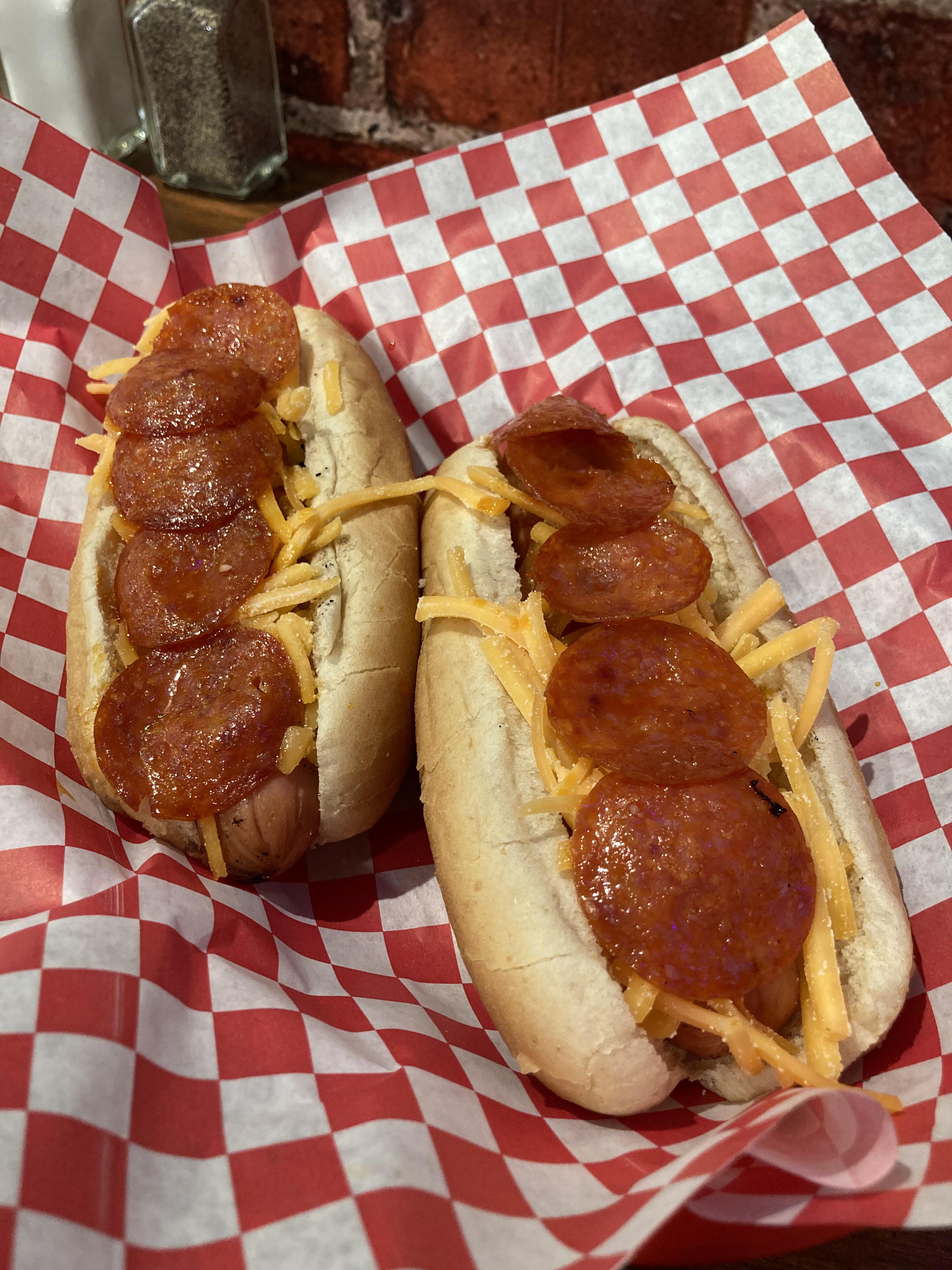 Hot dog with shredded cheese and pepperoni r/FoodPorn