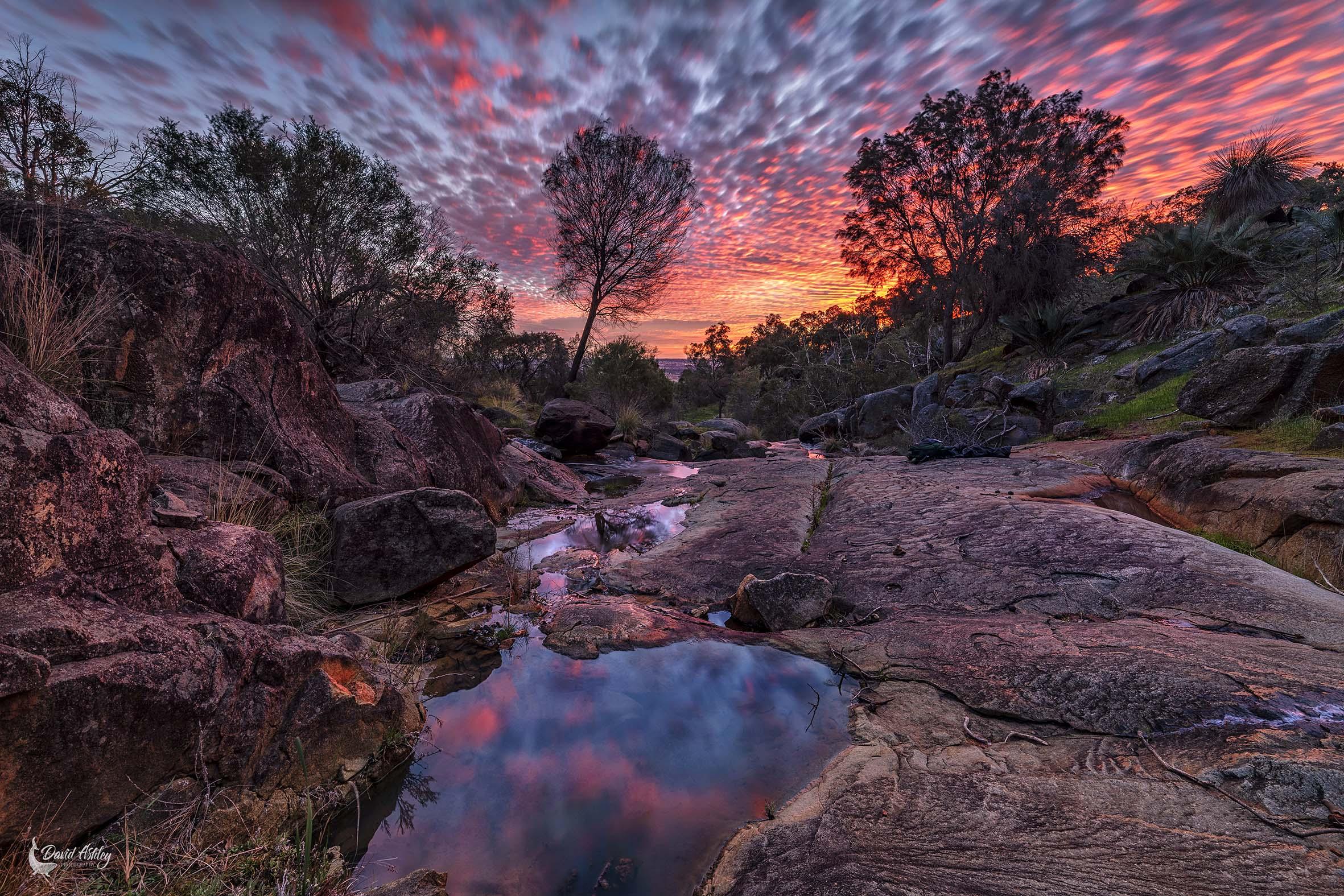 Sunset in the hills of Perth (oc) 2362x1575 r/EarthPorn