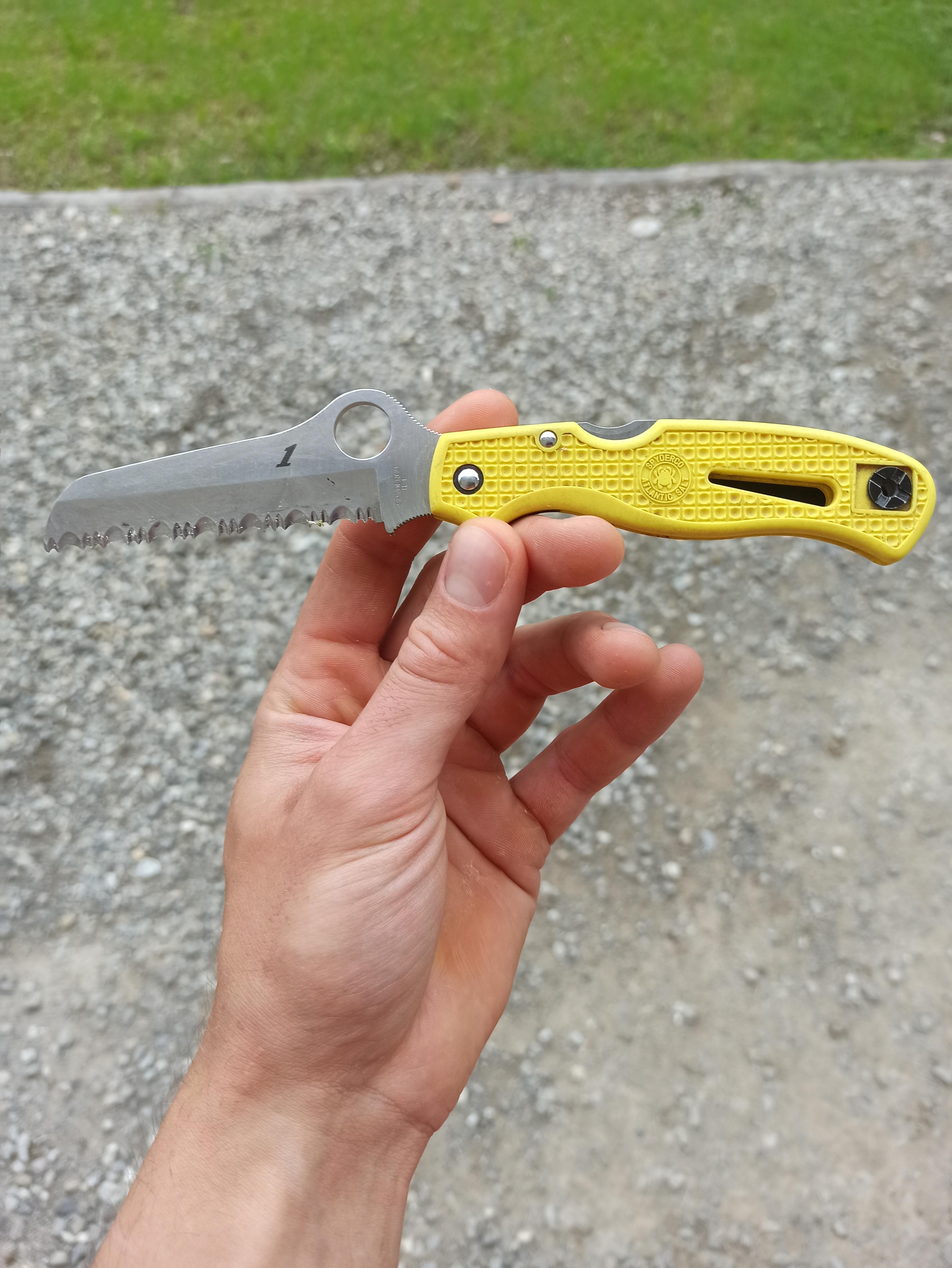 Best work knife I've had to date. The serrations are just too good for