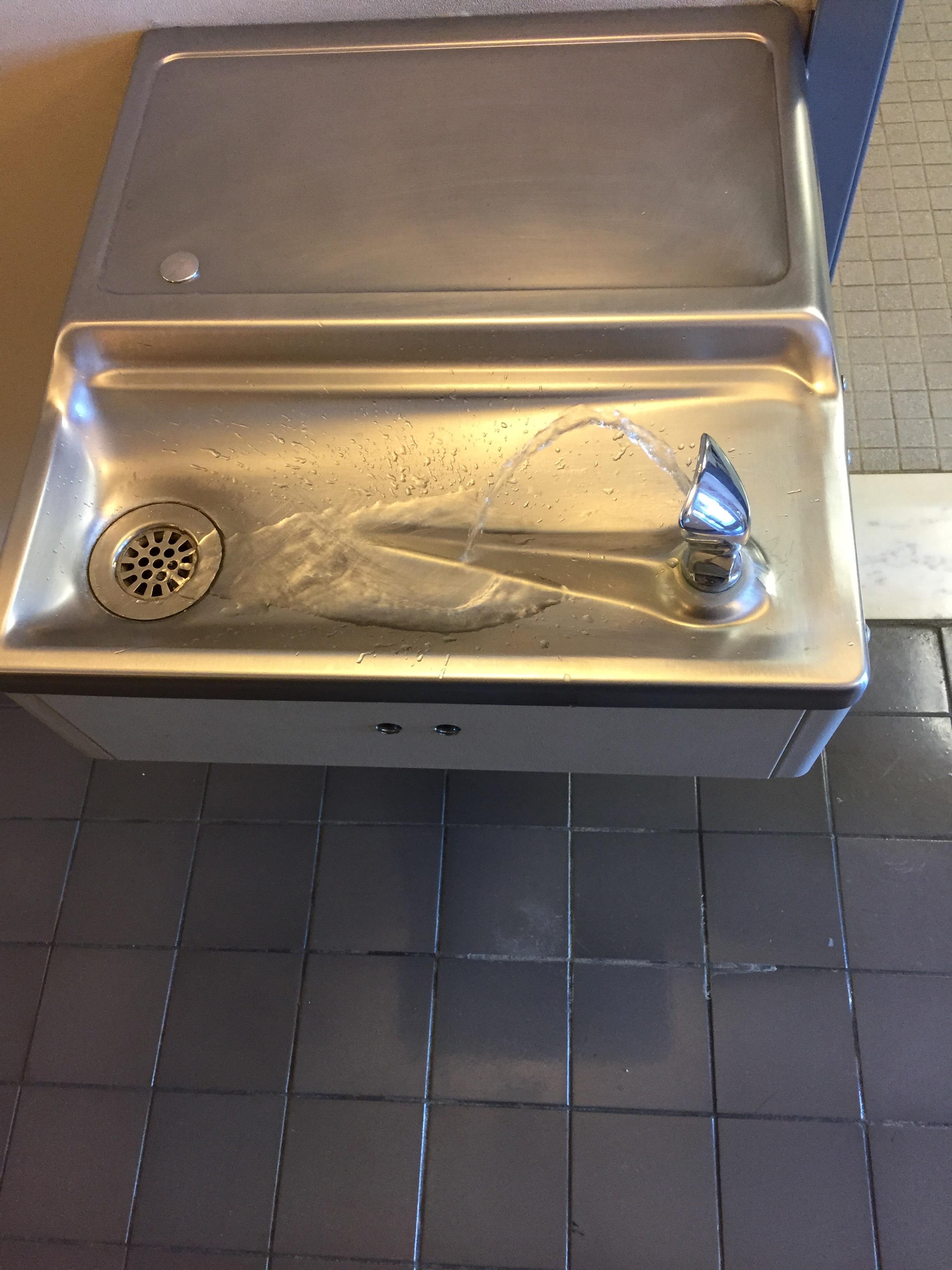 This water fountain has no buttons. Instead it had a sensor when you