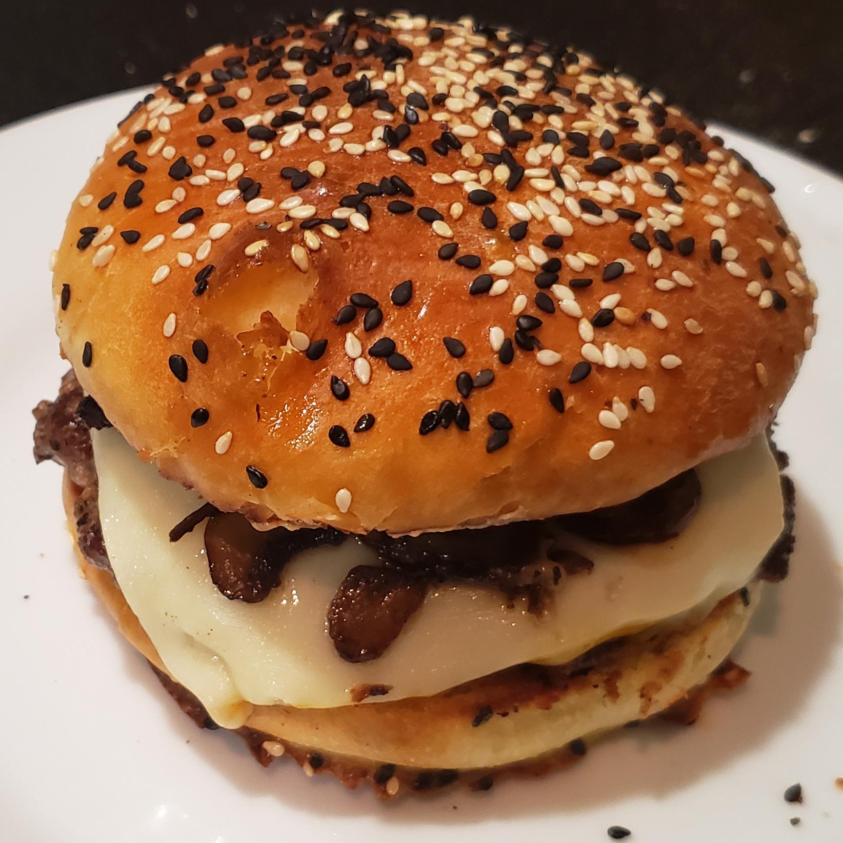 [Homemade] Muenster and colby jack cheeseburger with bacon and mushrooms on a homemade white and