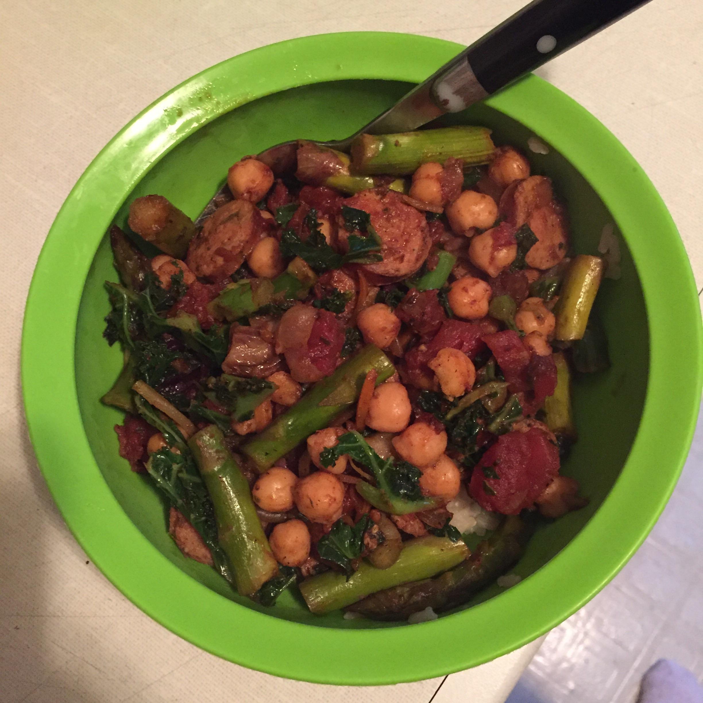 My ridiculously tasty dinner Chickpea, kale, asparagus, and chicken