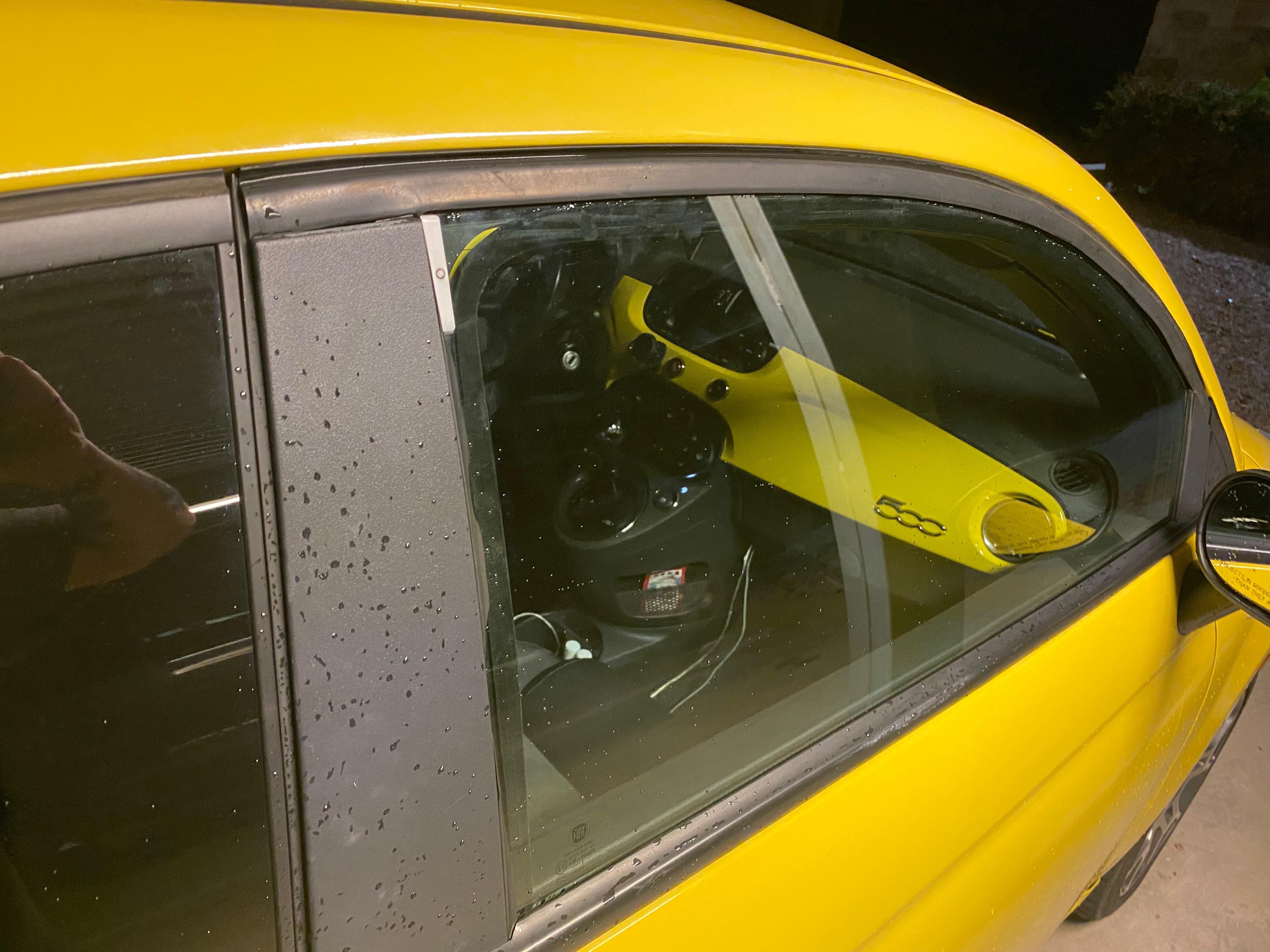 Fiat window won’t roll down off track. Please help r/fiat500